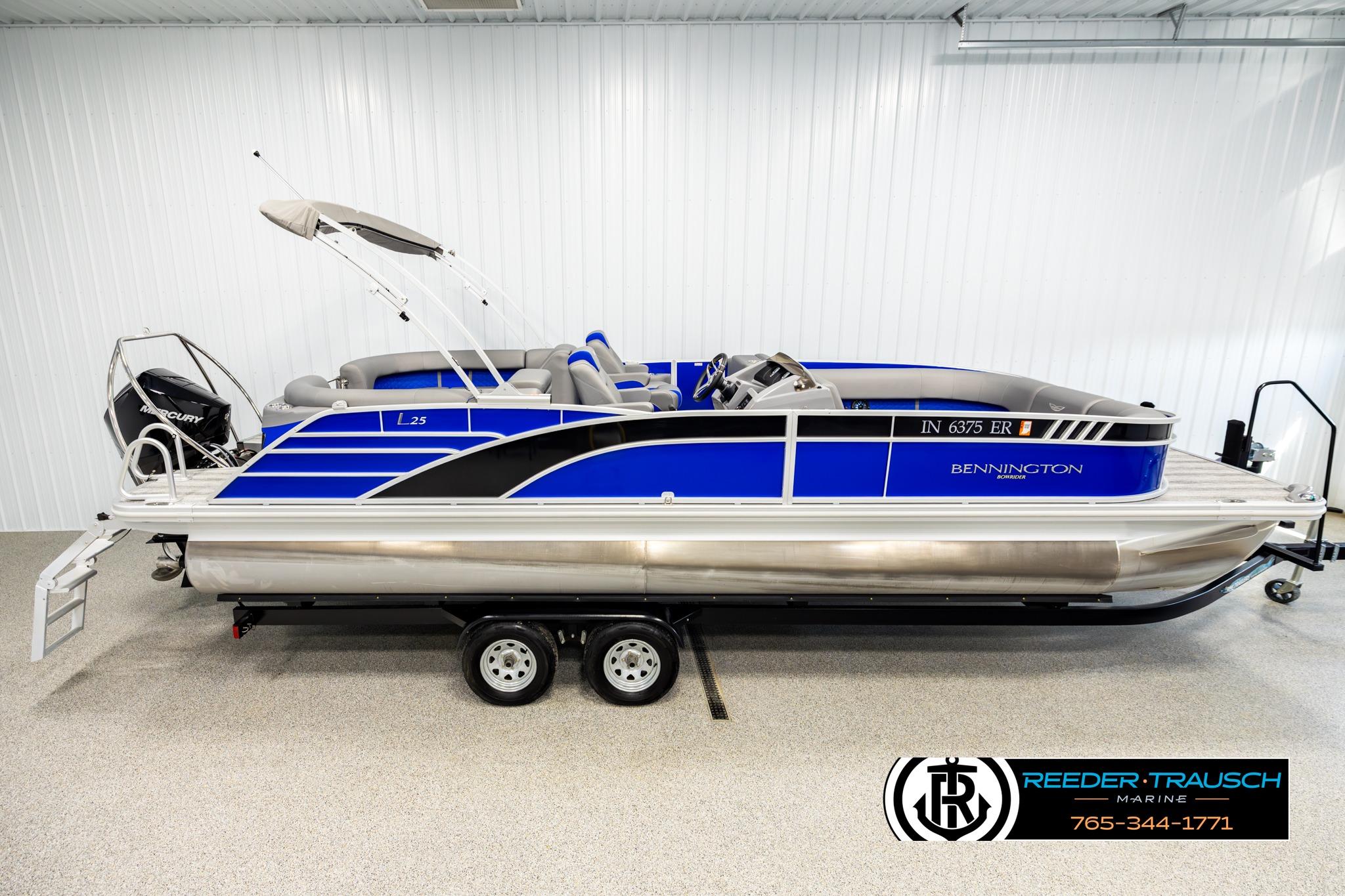 2025 Bennington LT Bowrider