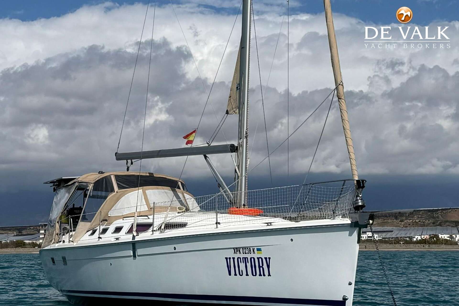 2005 Hunter 38 - 2