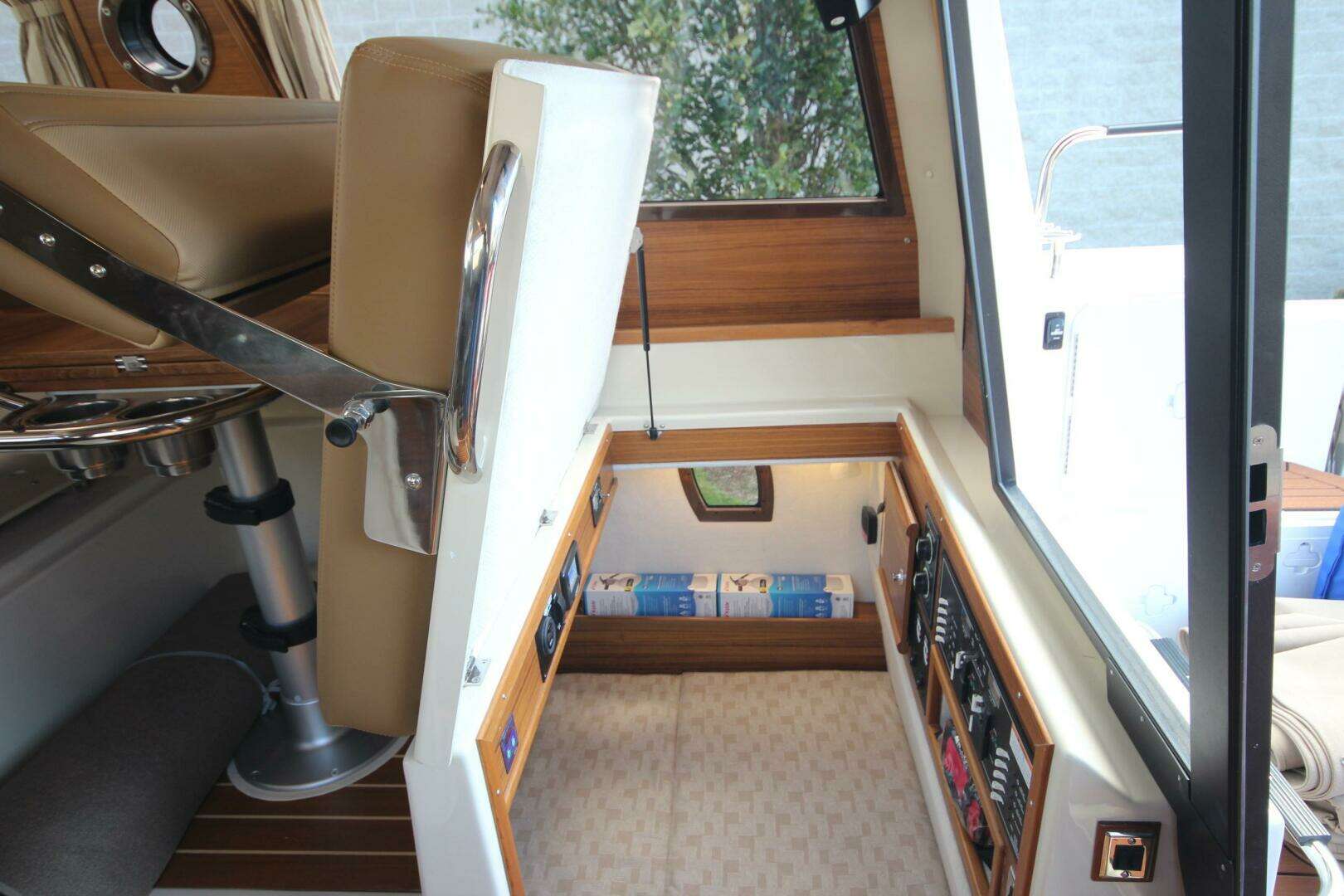 2025 Ranger Tugs R-29 Command Bridge Luxury Edition - Image 36