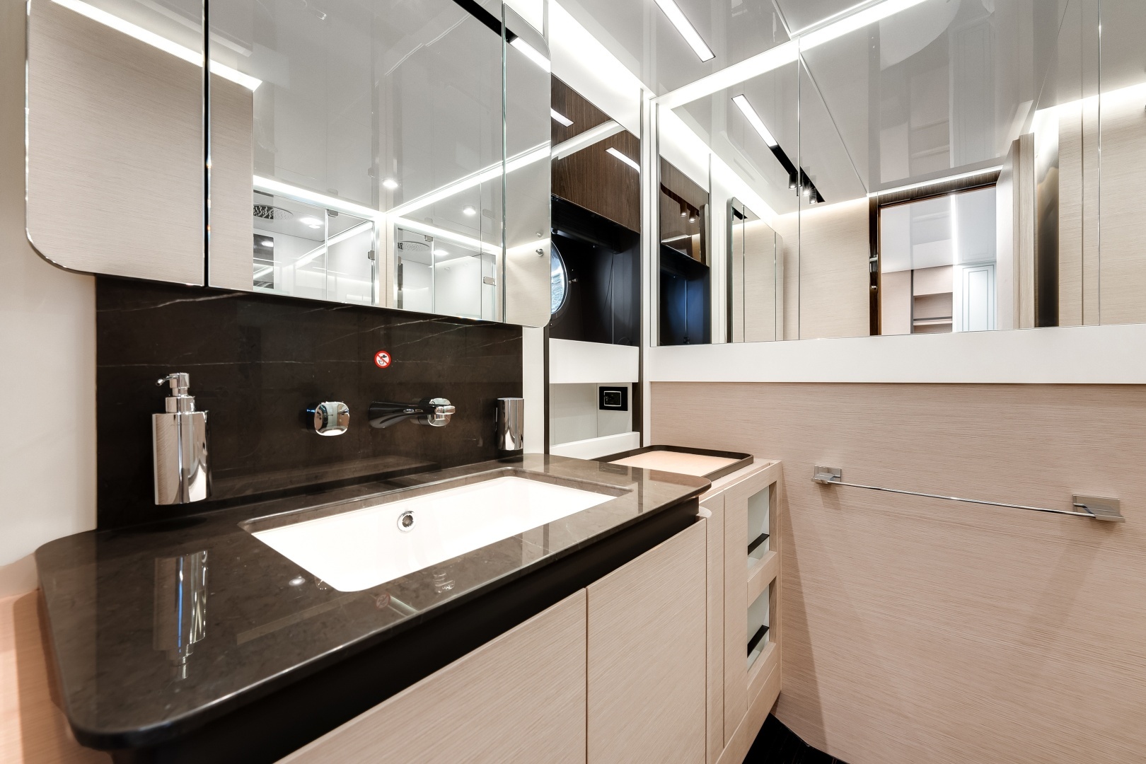 2024 Azimut S8 - Image 47