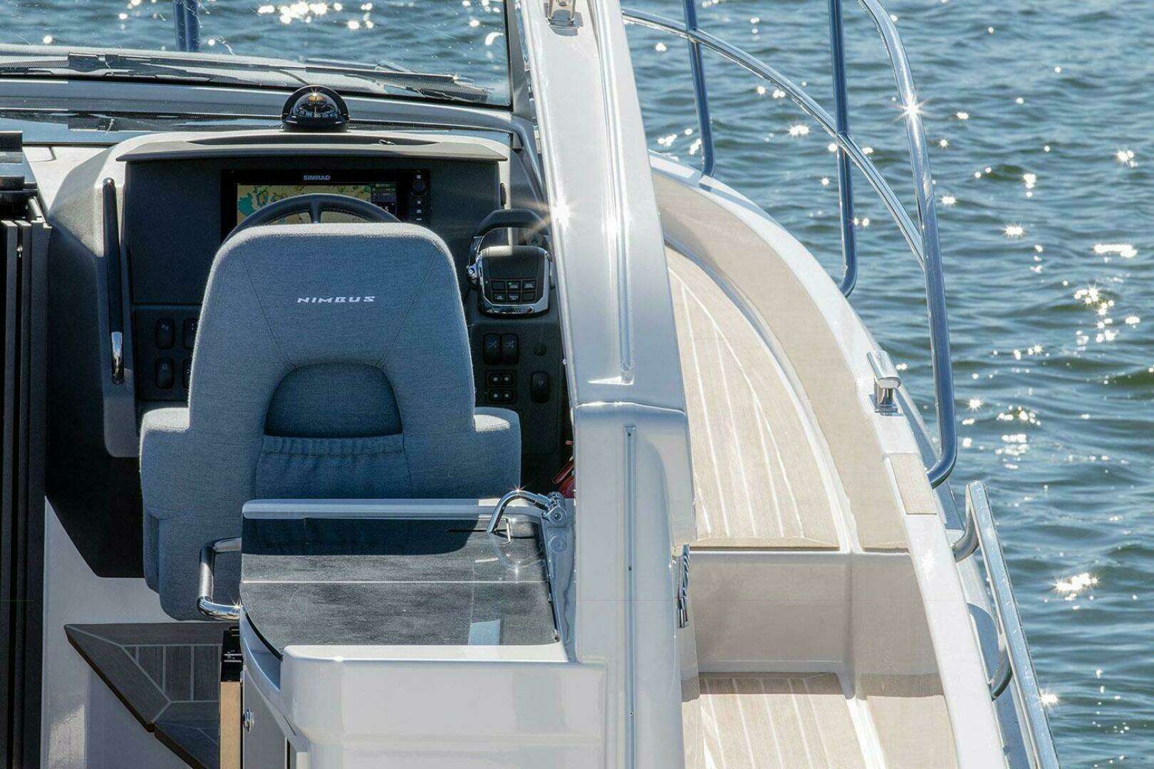 2025 Nimbus 305 Drophead - Image 6