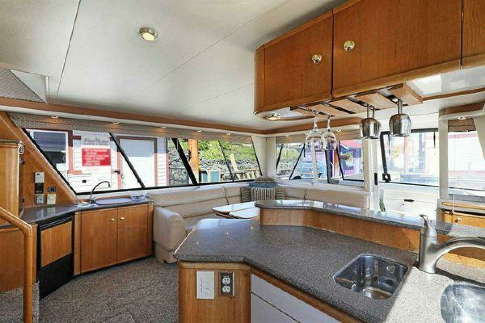1998 Bayliner 4788 - Image 10