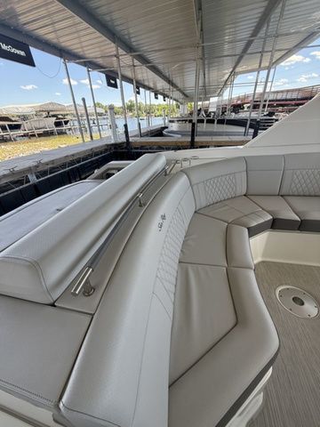 2026 Sea Ray SLX 310 - 13