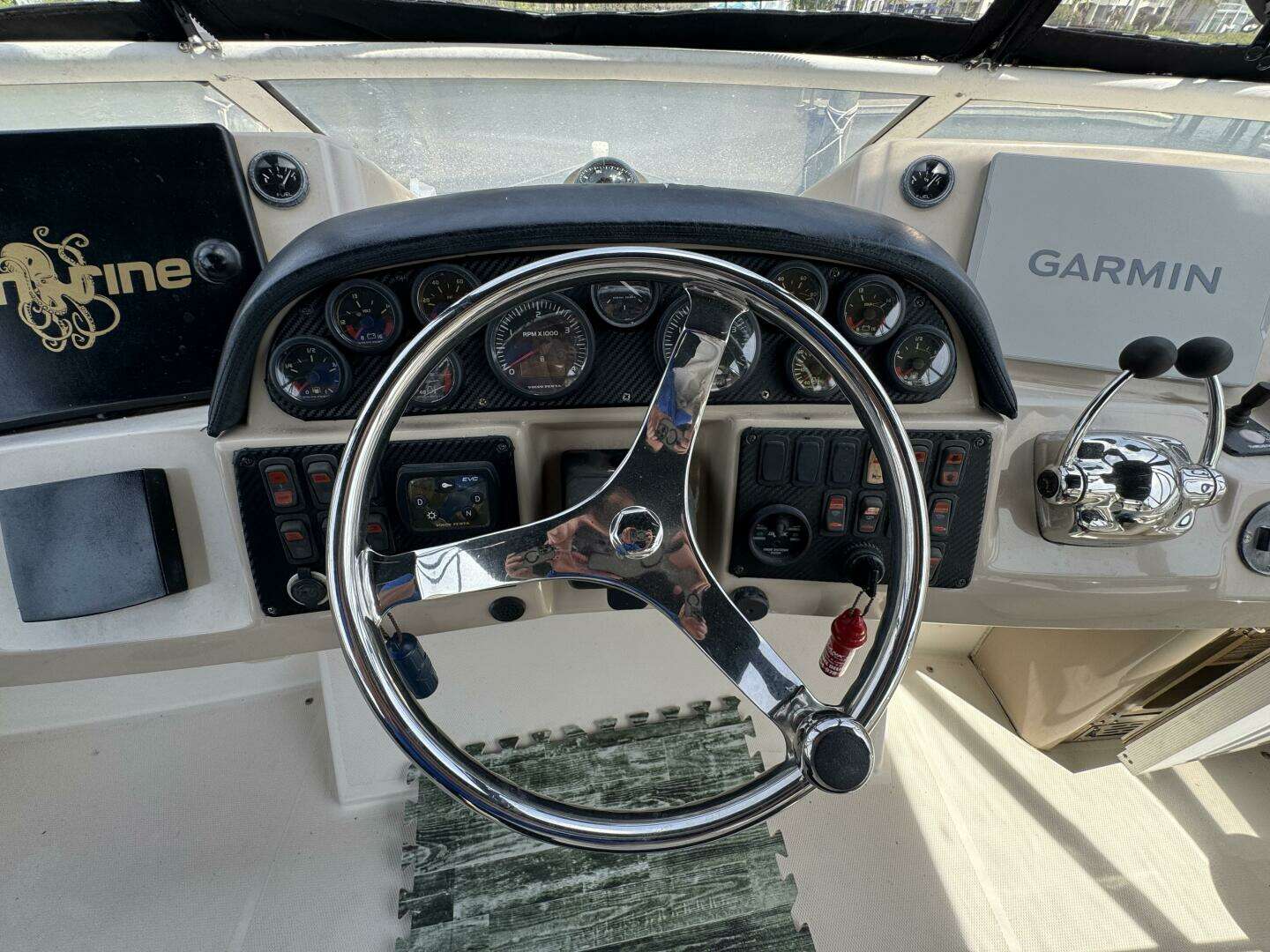 2005 Carver — - Image 17