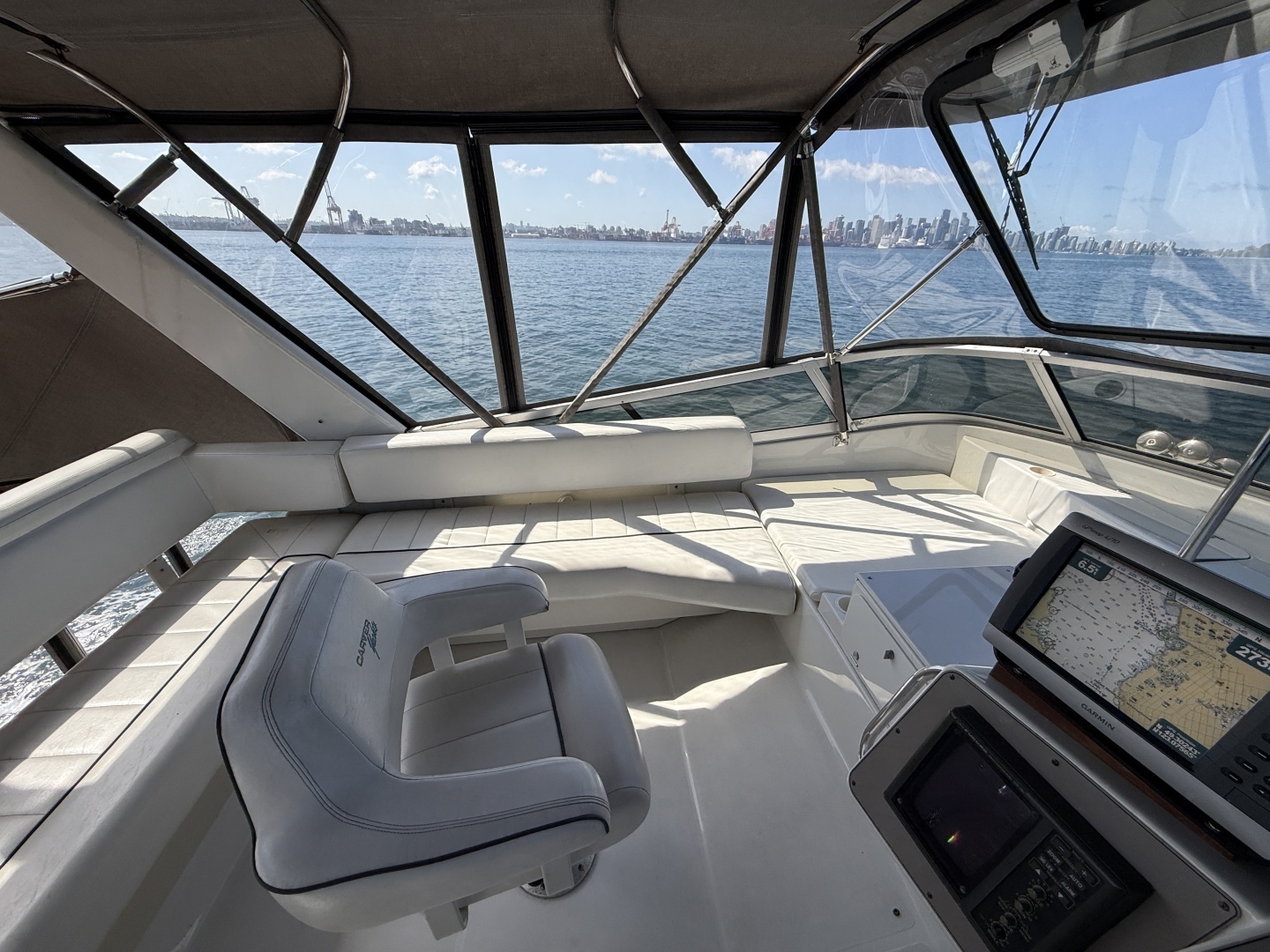 1996 Carver 370 Voyager - Image 34