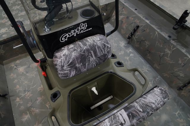2023 Tracker Grizzly 2072 CC - 18