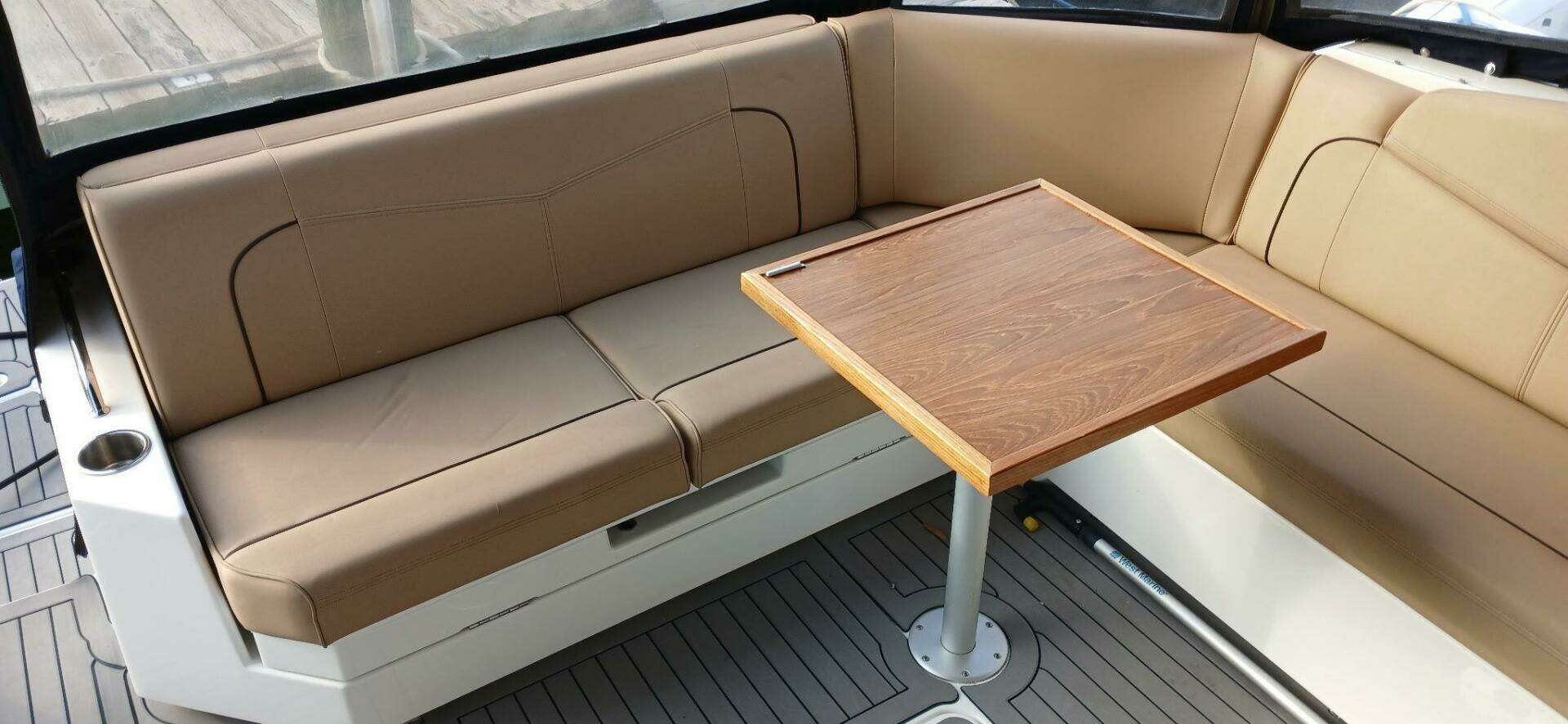 2014 Cruisers Yachts — - Image 5