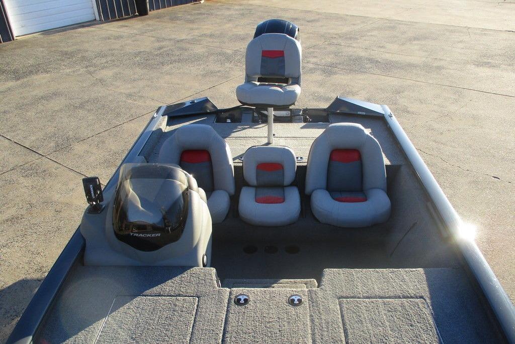 2017 Tracker Pro Team 195 TXW boat interior with gray and red seating.