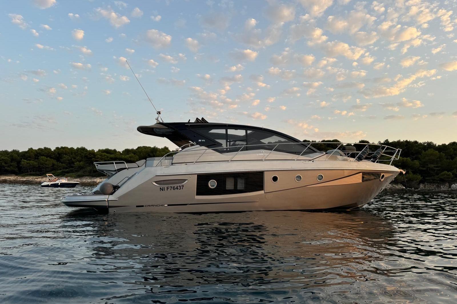 2019 Cranchi M 44 HT