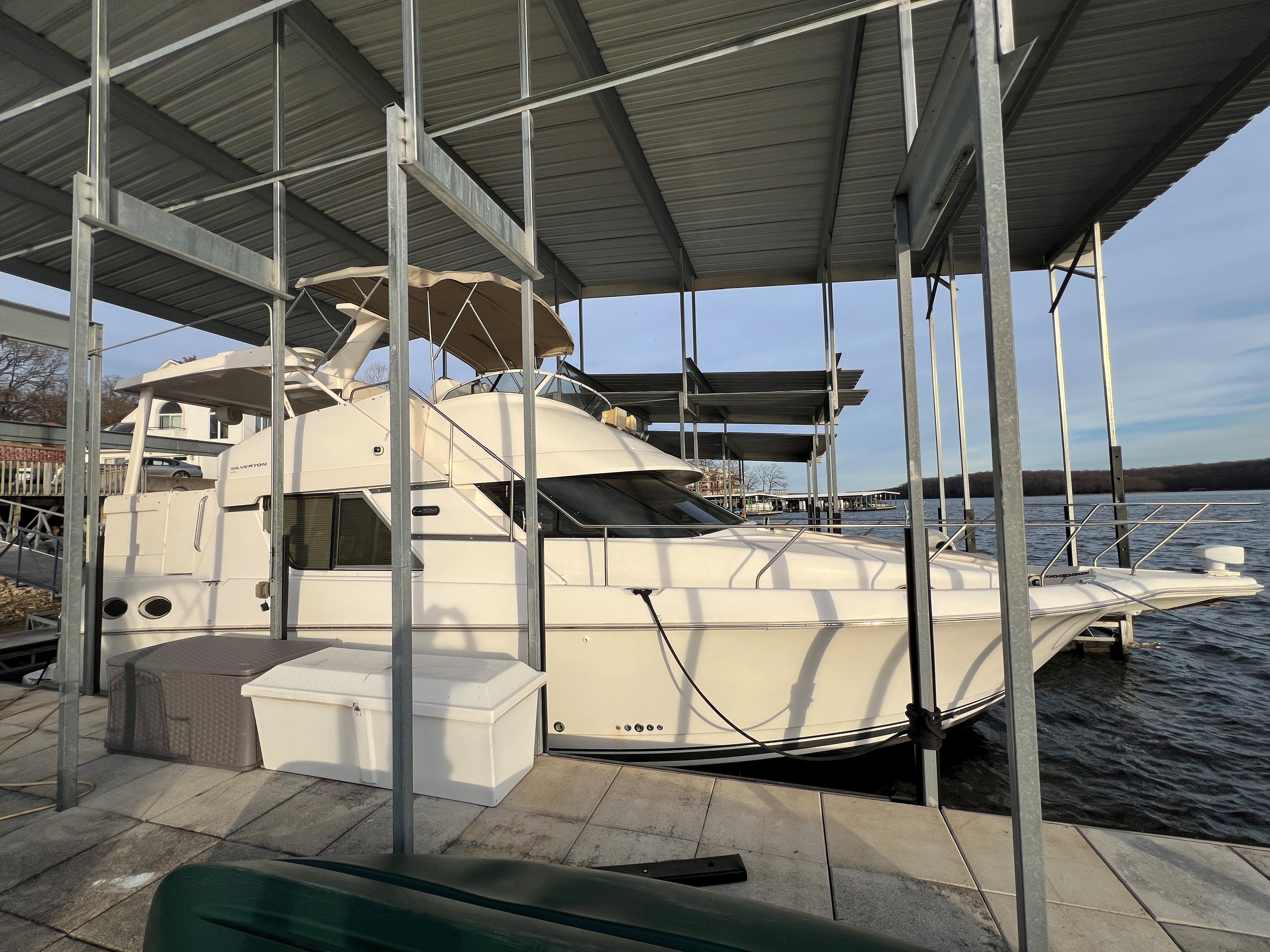 1999 Silverton 392 Motor Yacht - 30