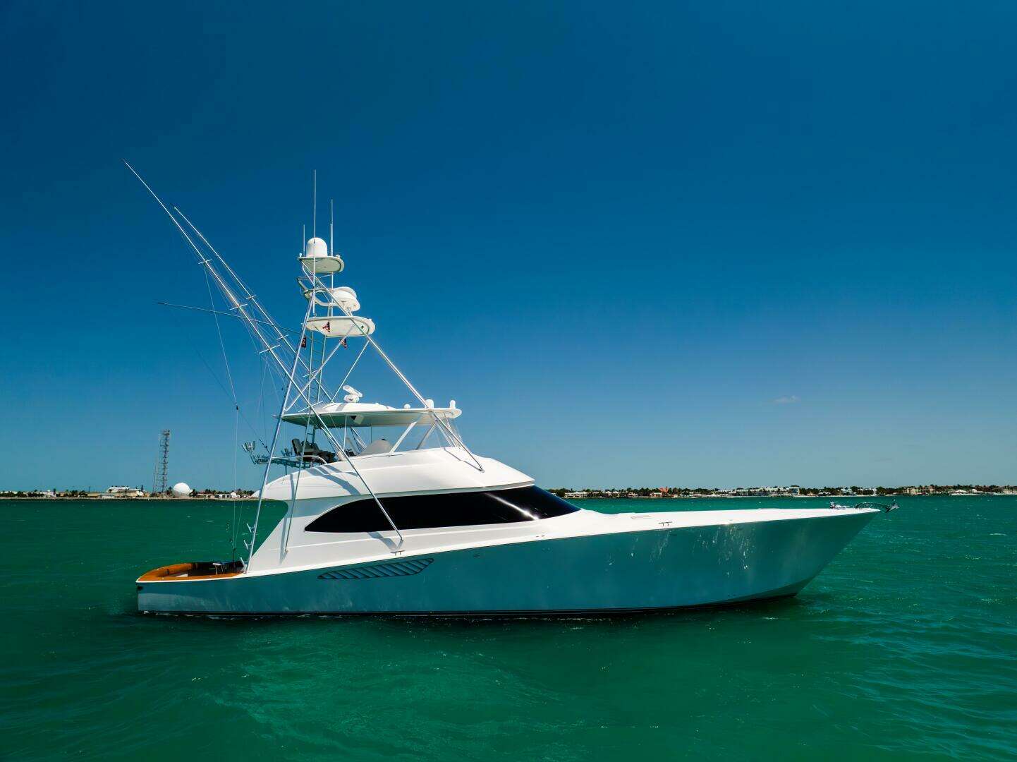 2011 Viking 70 Convertible - Image 24