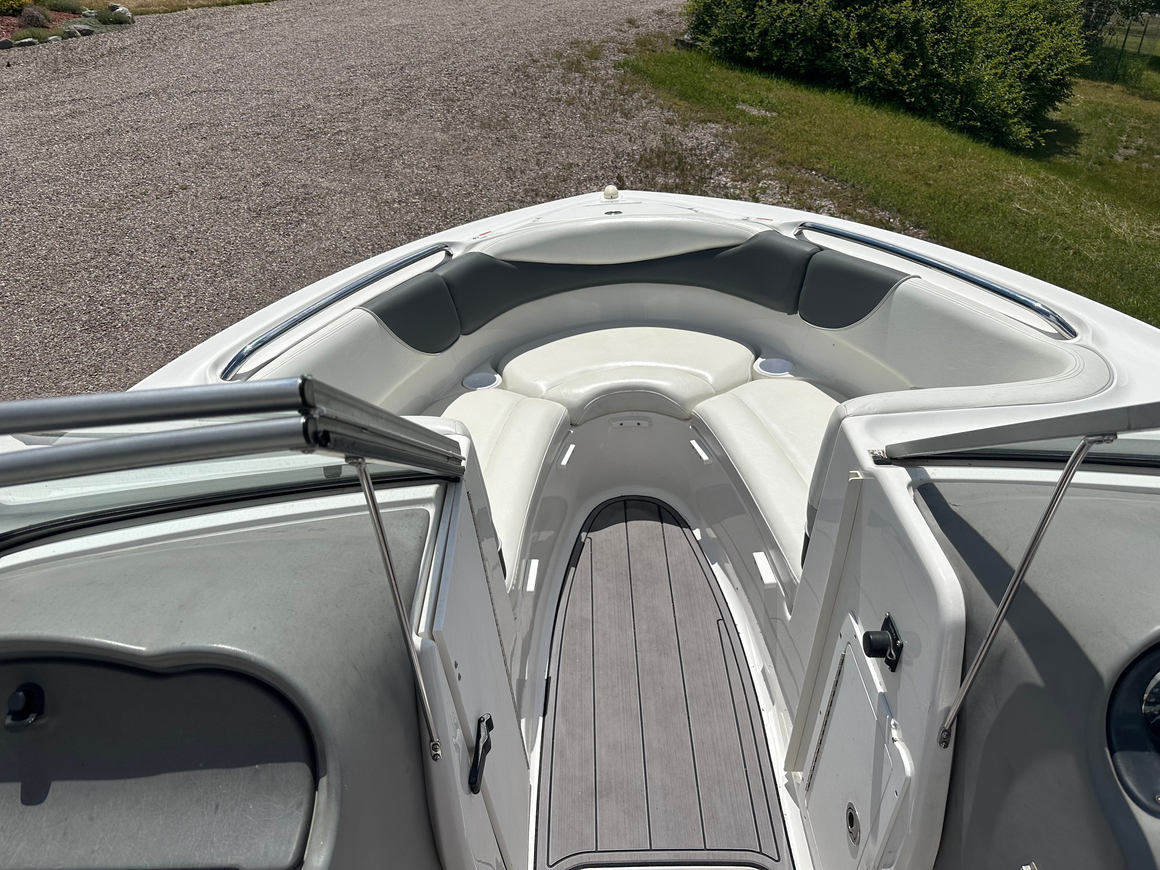 Yamaha AR230 HO 2005 boat interior with seating area.