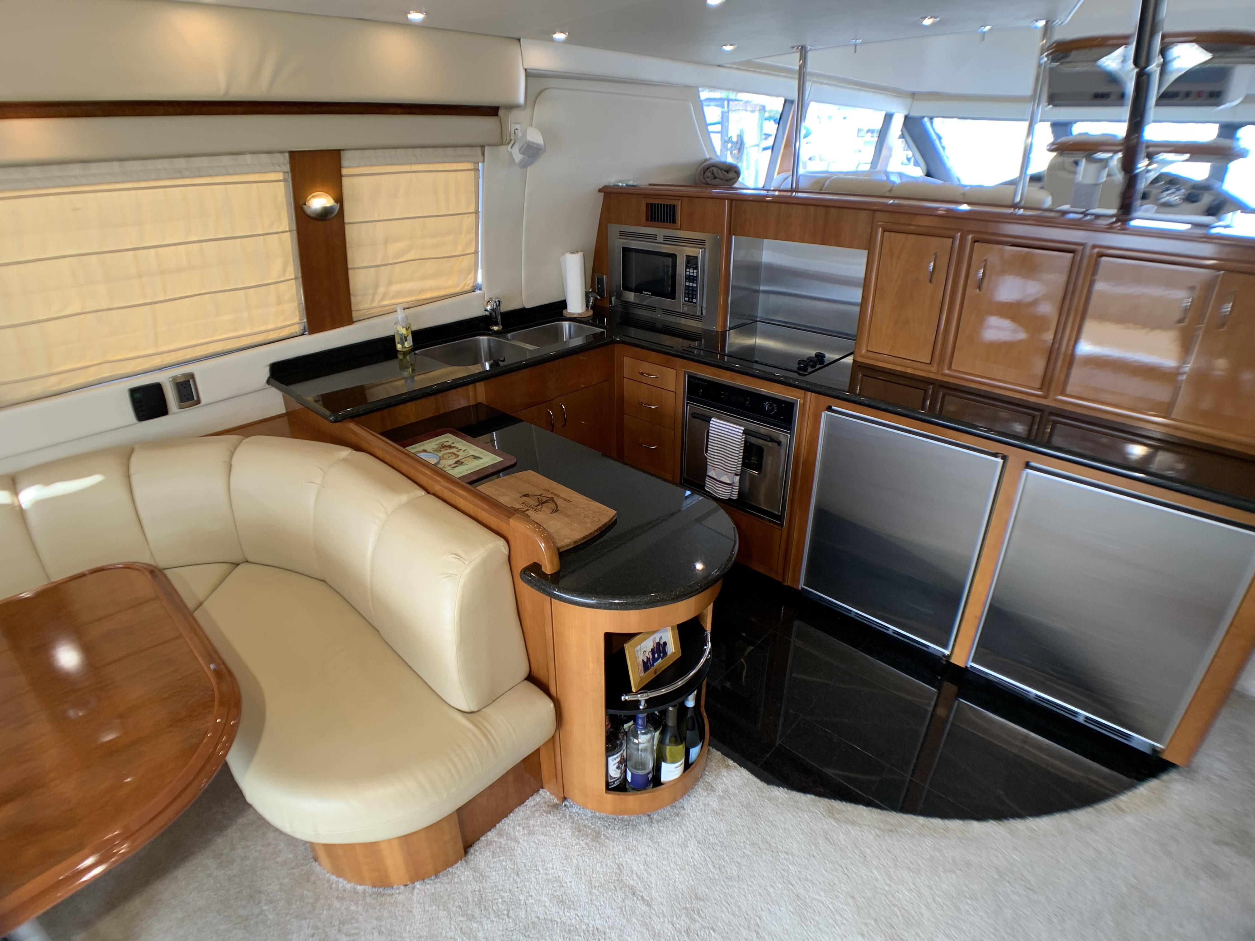 2006 Carver 56 Voyager - 56