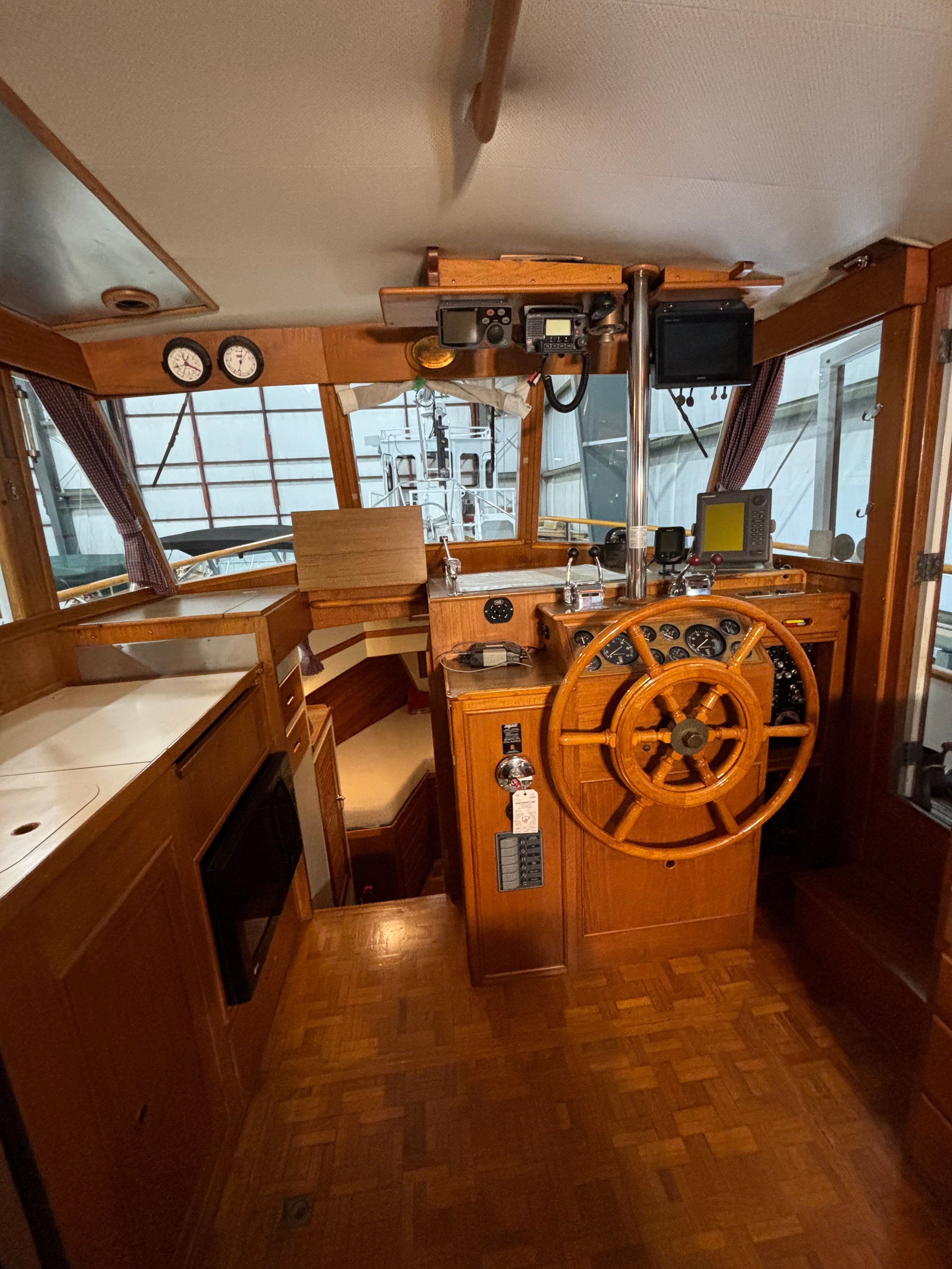 1983 Grand Banks 36 Classic - 17