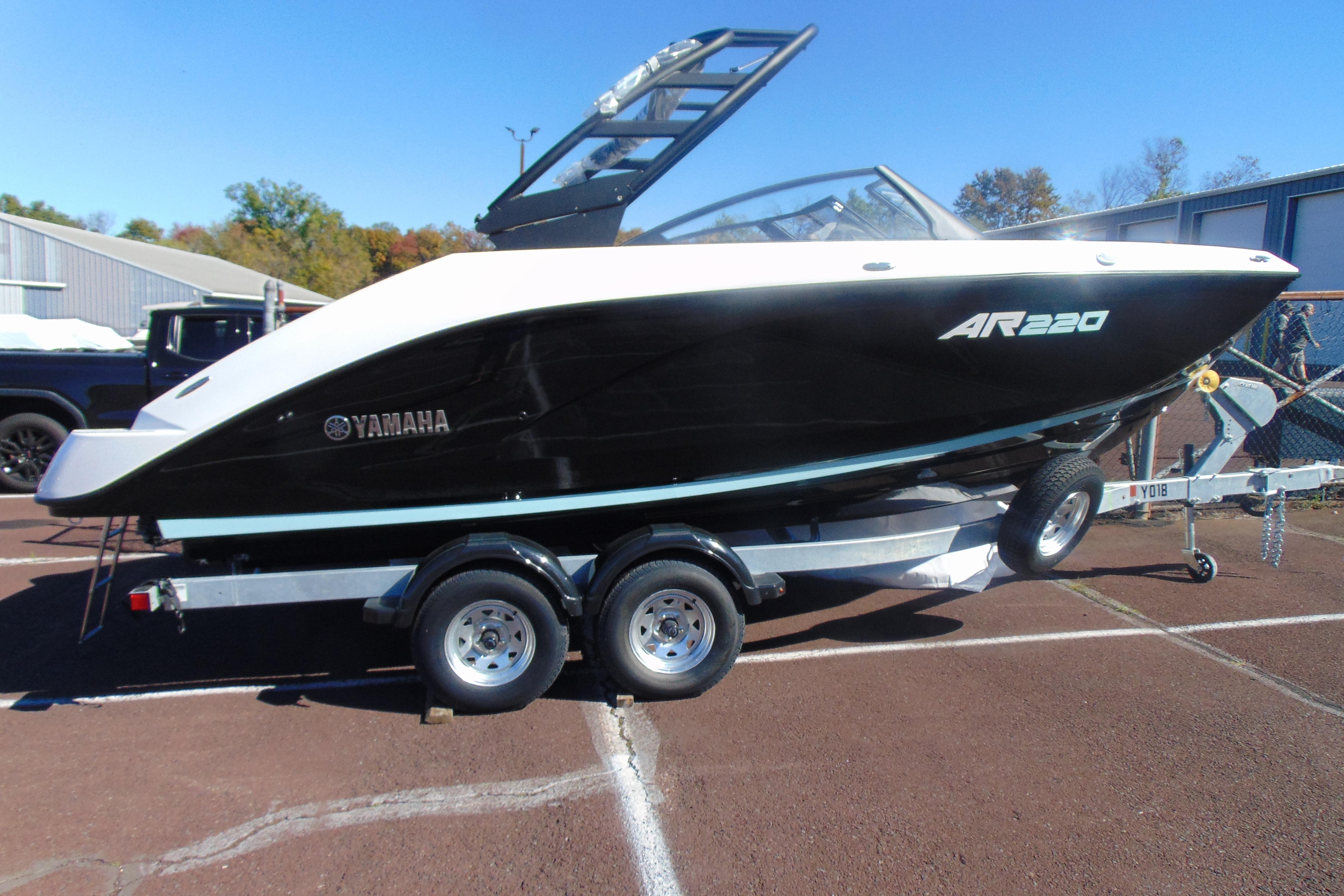 2026 Yamaha Boats AR220