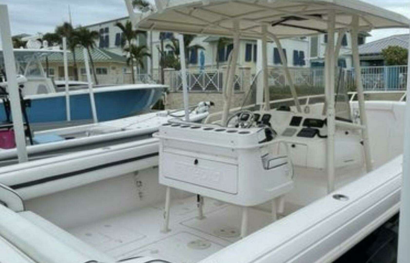 2008 Intrepid 323 Cuddy - Image 2