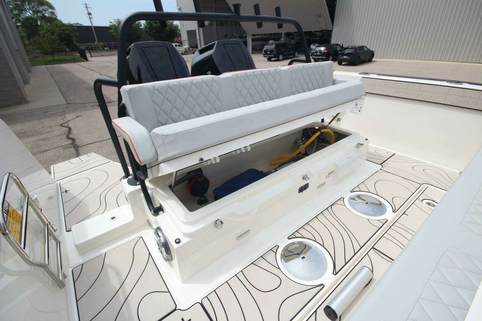 2025 Zodiac X10CC Twin Mercury 400's w/ Joystick - Image 12