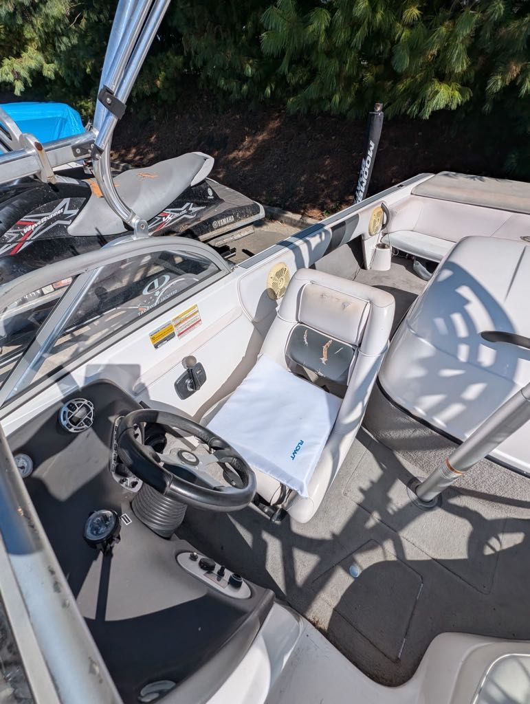 2004 Moomba Outback - 9