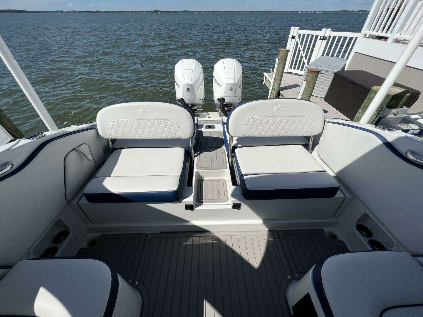 2022 Crownline E305 XS - Image 26