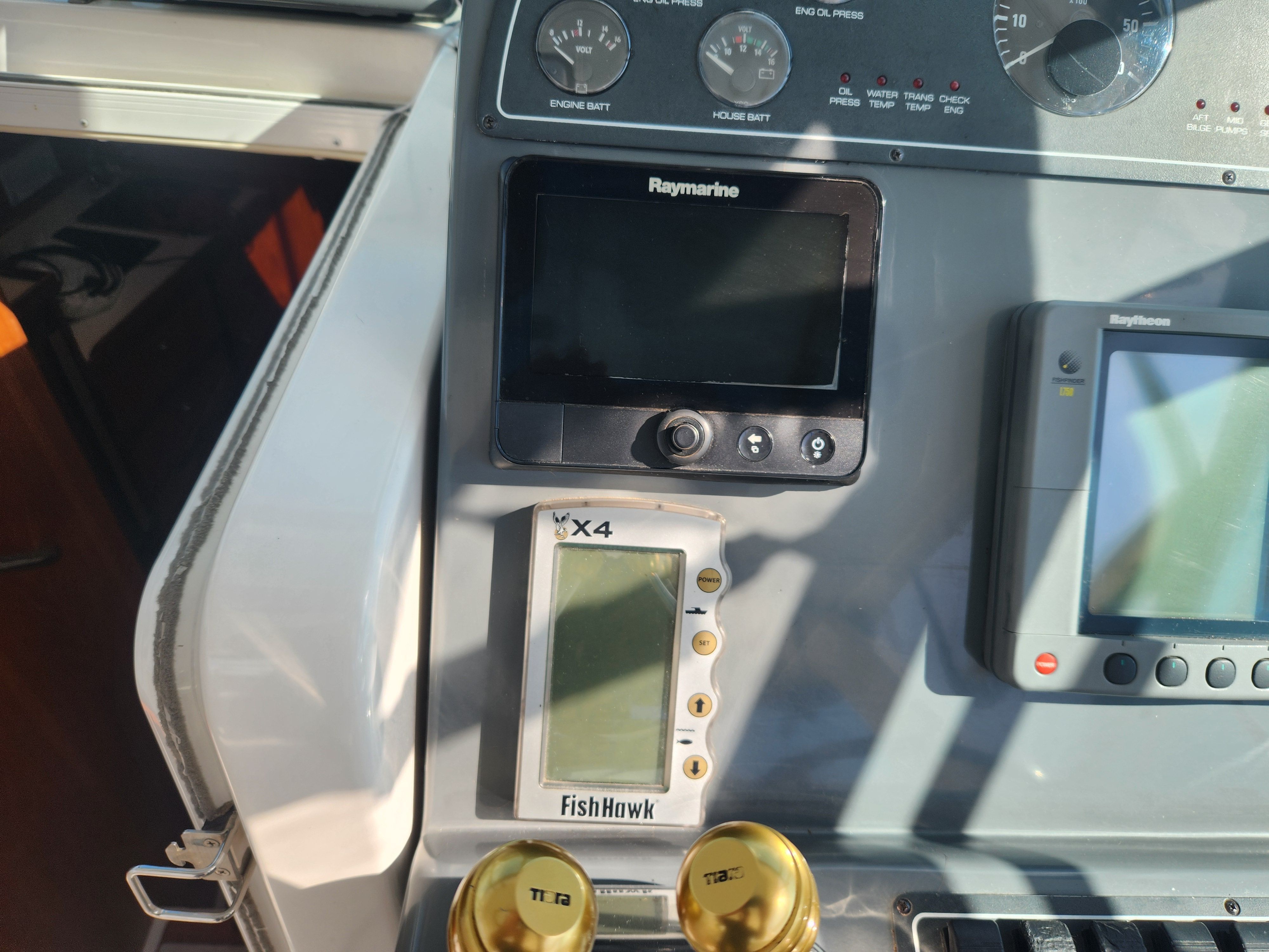 2000 Tiara Yachts 3100 Open - 17