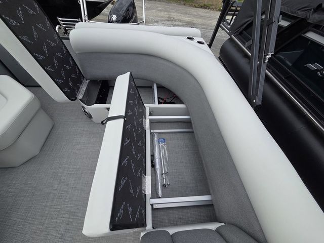 2026 Crest Conquest SE 220 Cruise Tri-Toon W/150Hp And Traile - 26