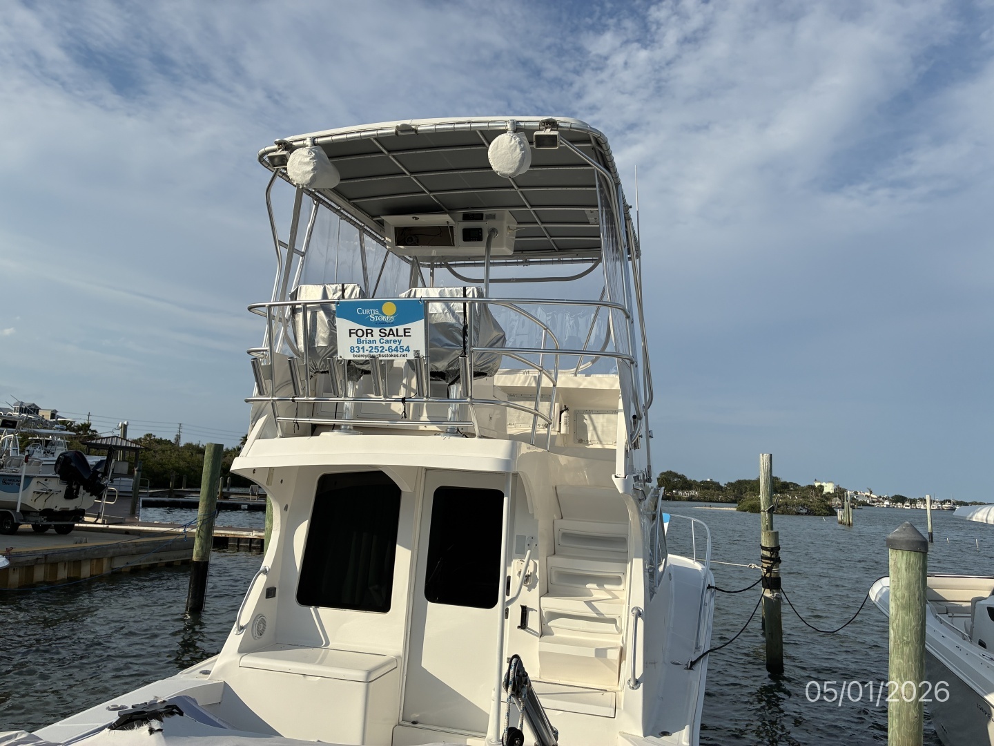 2005 Luhrs Convertible - Image 5