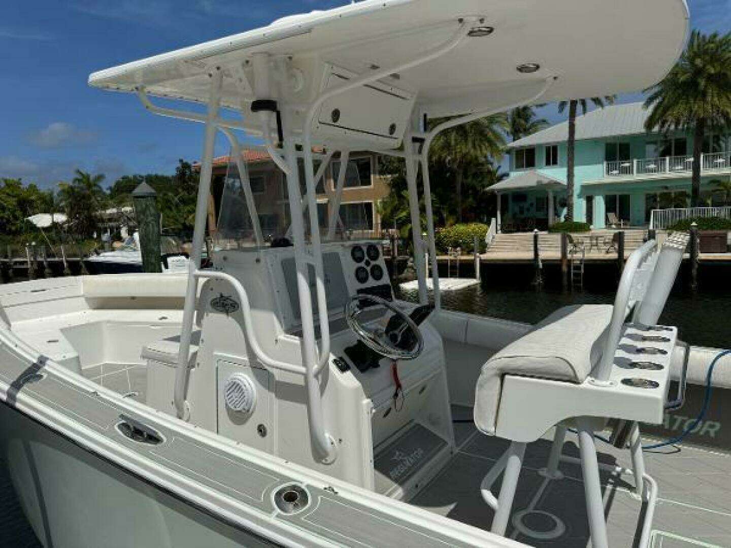 2005 Regulator 23 Center Console - Image 22
