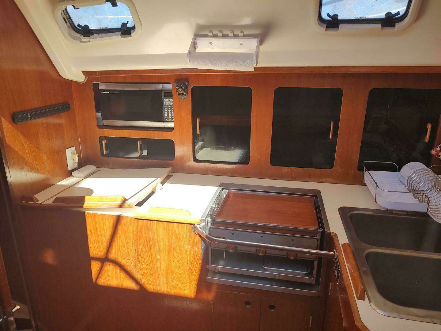 1987 Hunter 37 Legend - Image 24