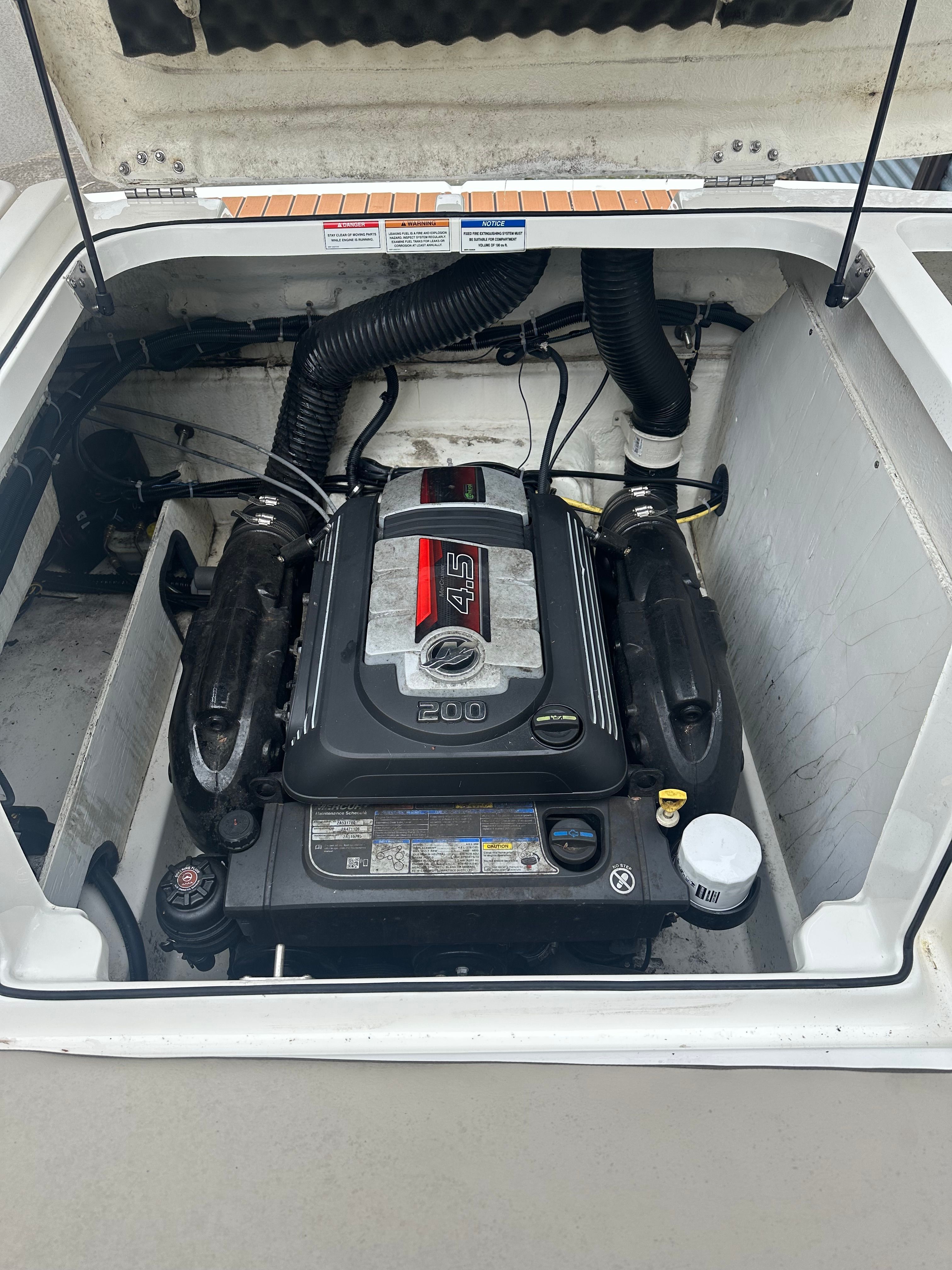 2017 Bayliner VR5 Bowrider OB - 3