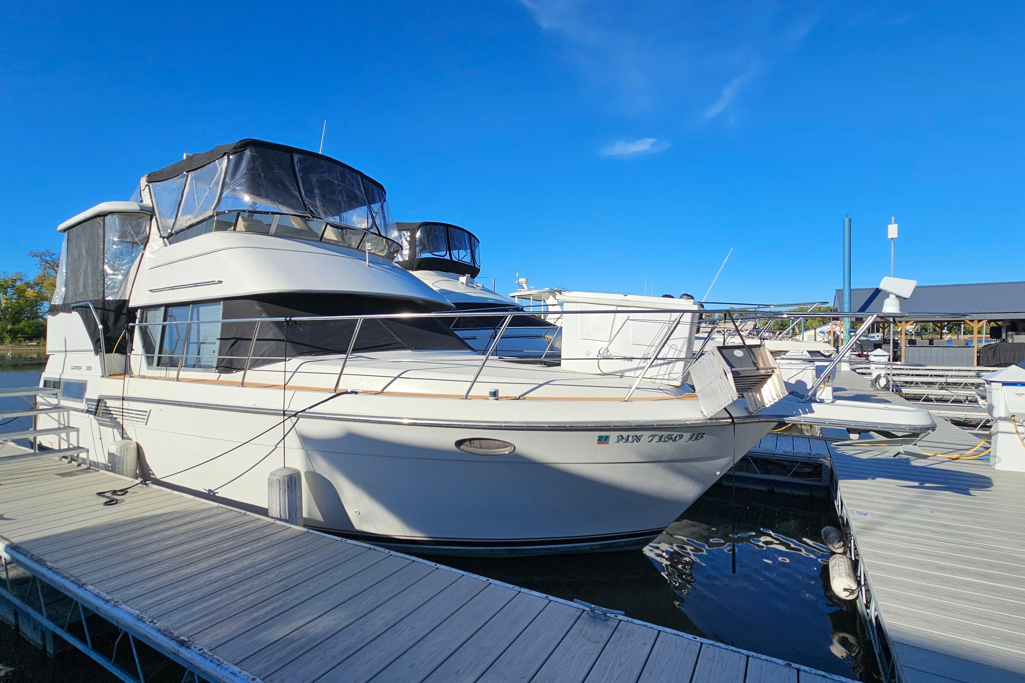 1995 Carver 355 Aft Cabin Motor Yacht