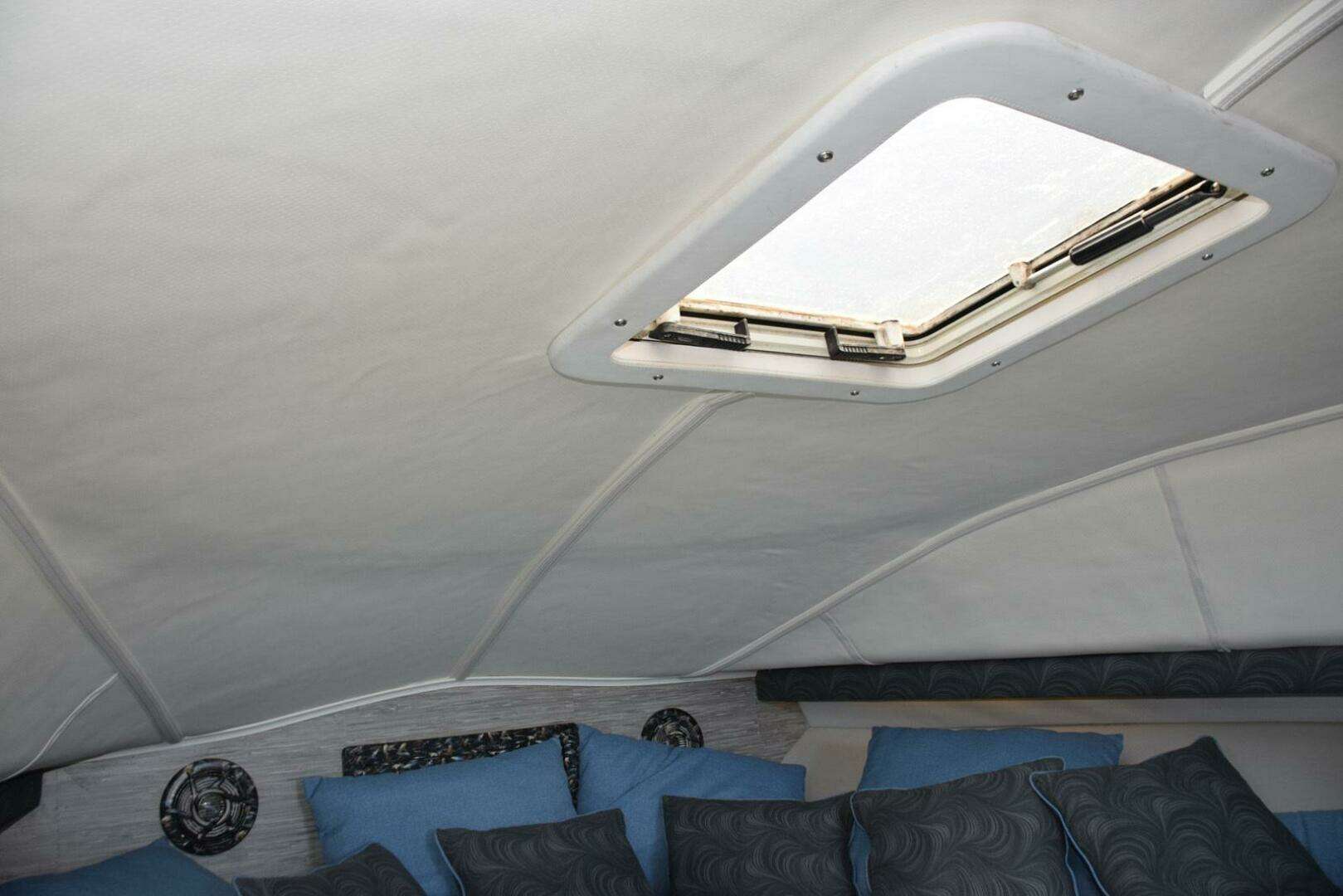 1995 Blackfin Combi 33 - Image 29