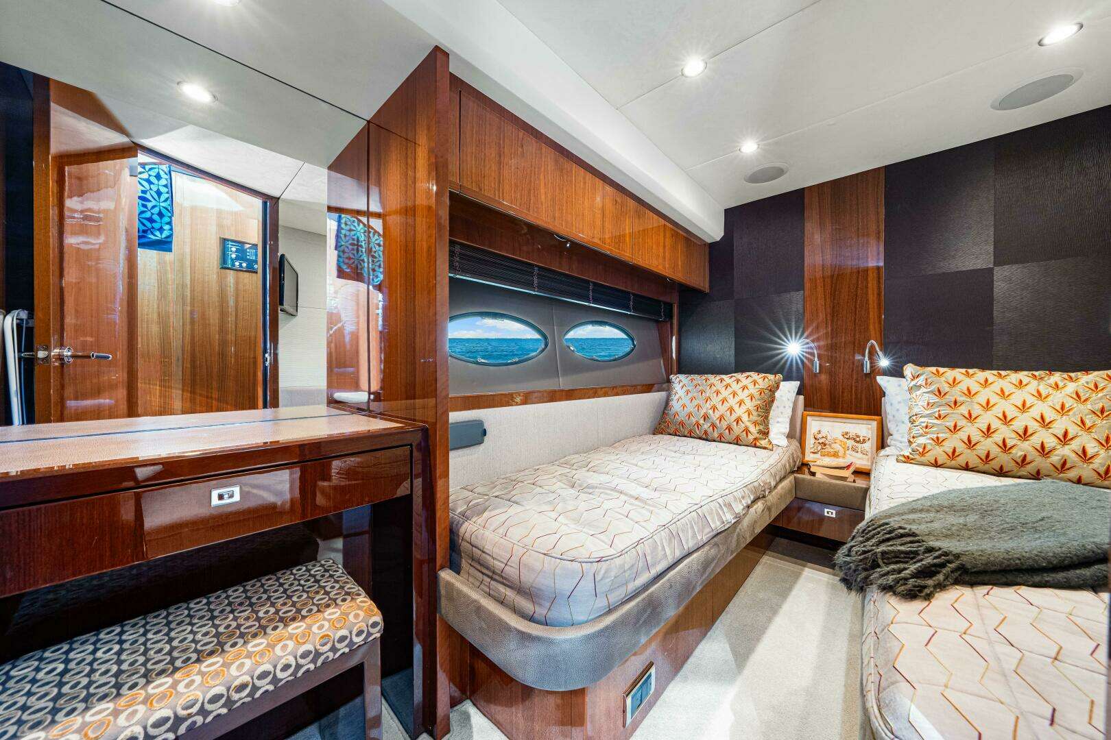 2014 Princess Y72 - Image 142
