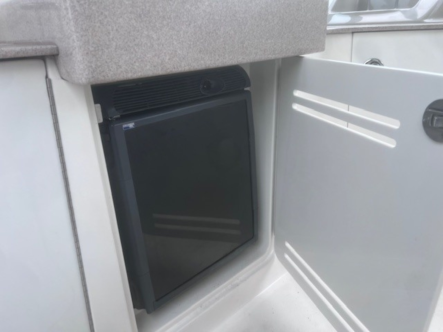 2007 Sea Ray Sundancer - Image 25