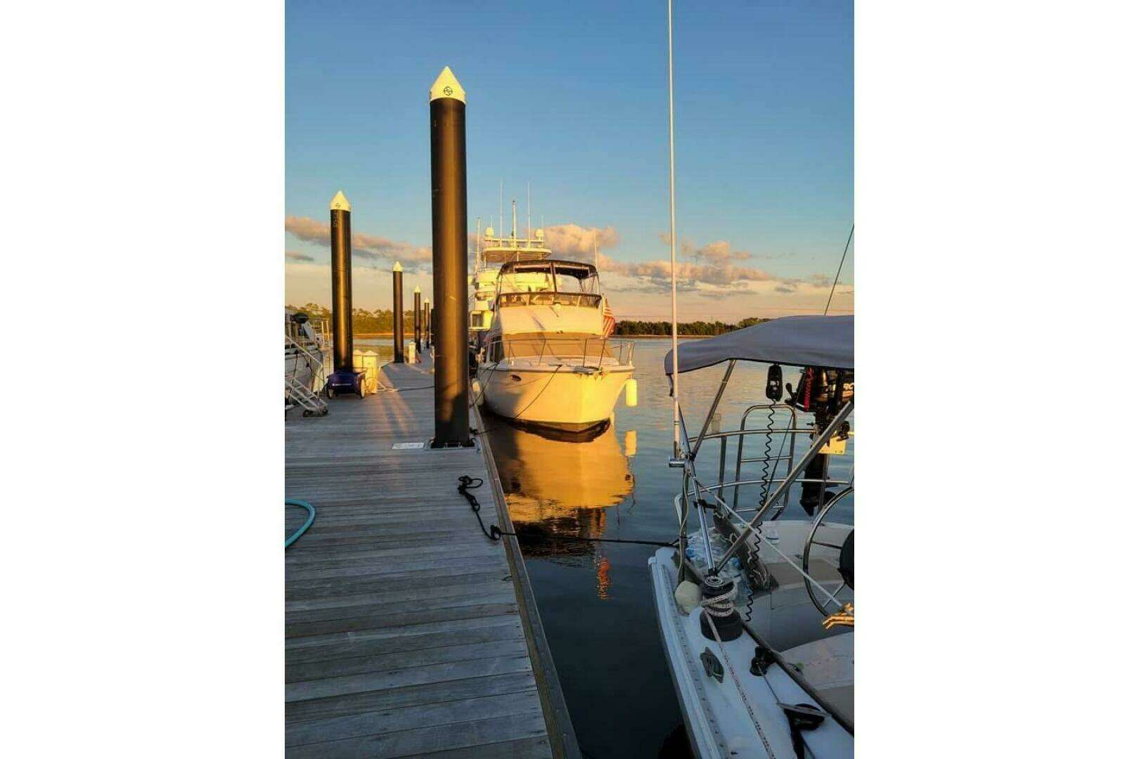 1996 Carver 320 Voyager - Image 37