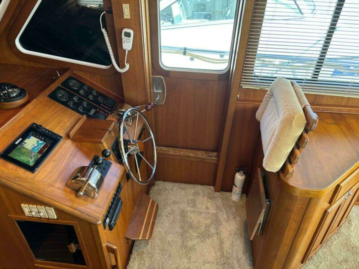 2004 Sabreline 36 Sedan - Image 31