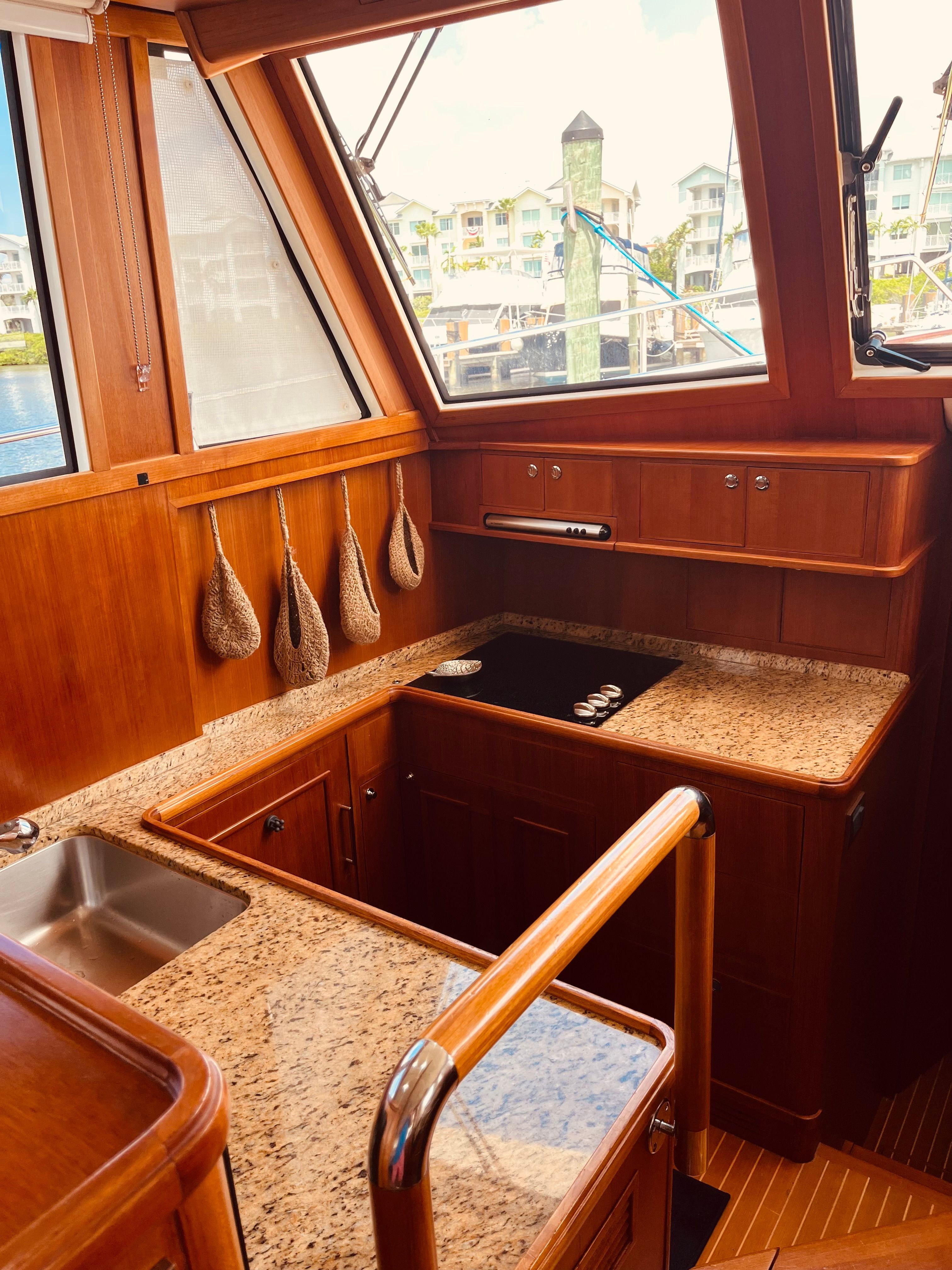 2007 Grand Banks 47 Heritage CL - 27