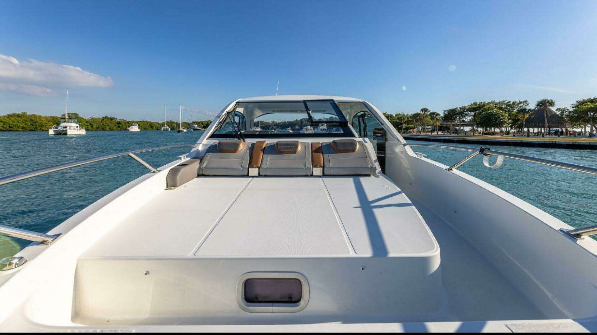 2021 Beneteau Gran Turismo 32 - Image 7