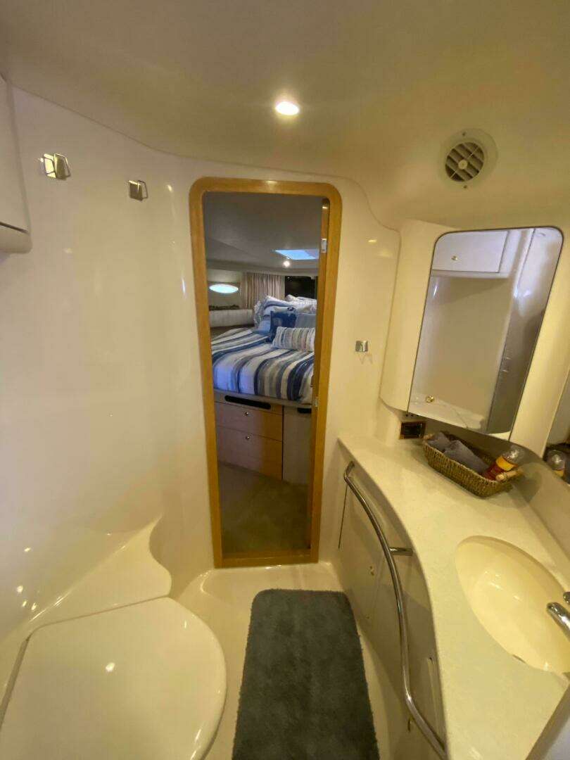 1998 Sea Ray 480 Sedan Bridge - Image 45