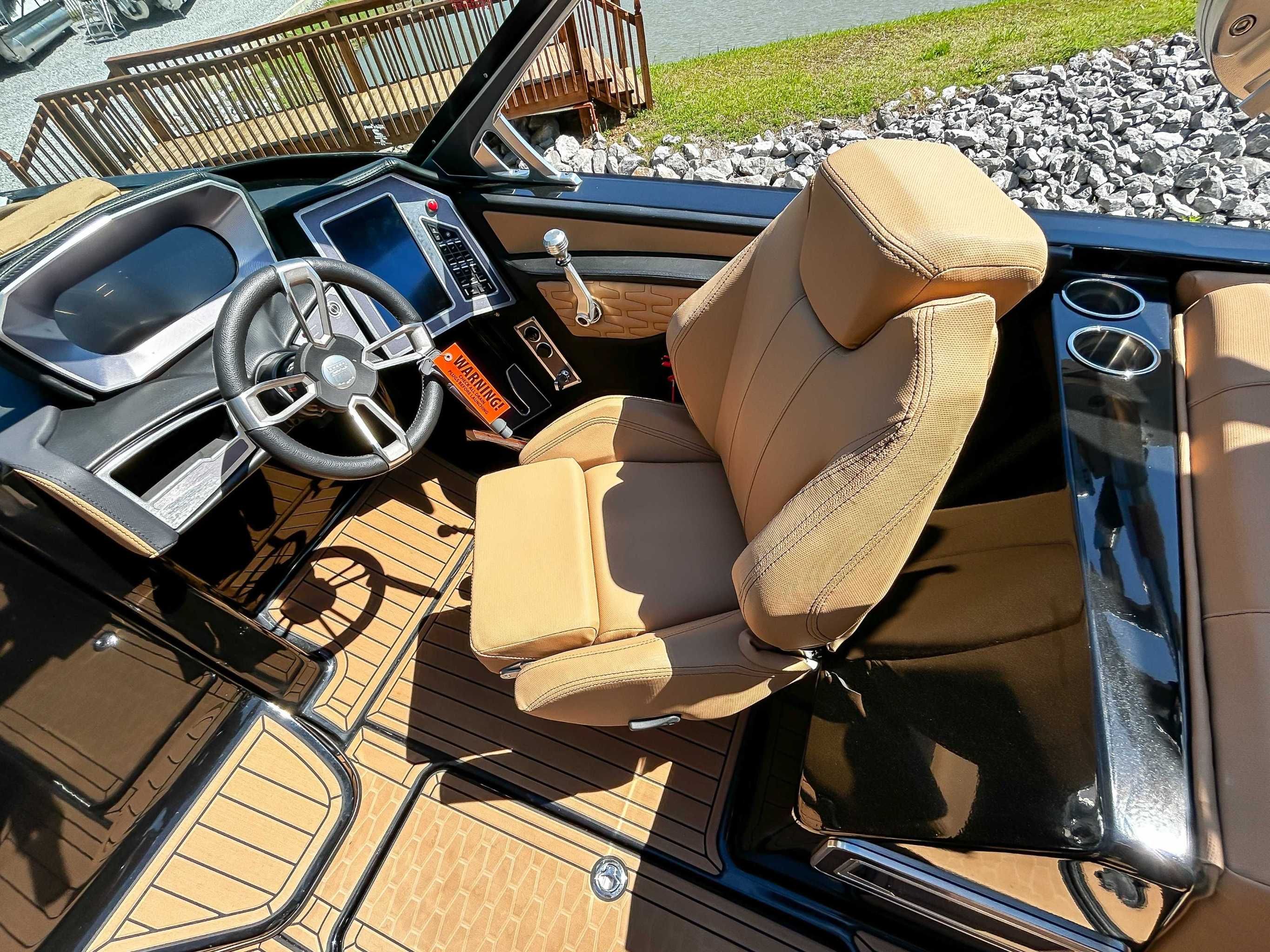 2021 MasterCraft X26 - 18