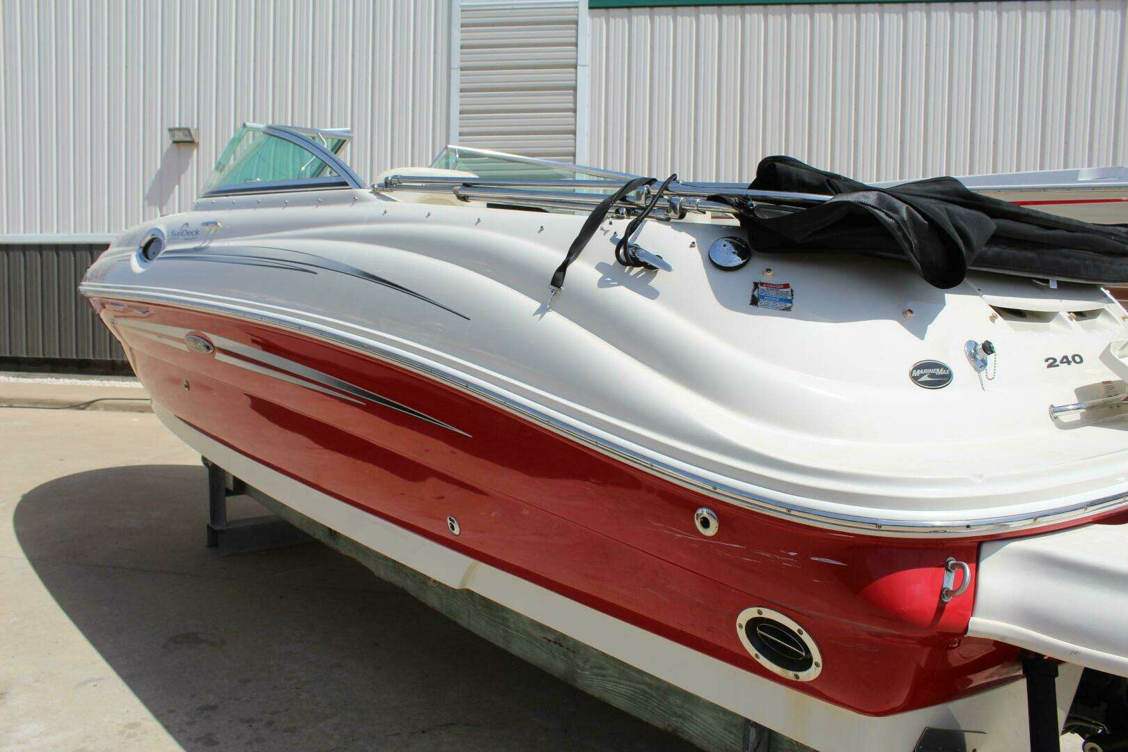 2008 Sea Ray 240 Sundeck - Image 16
