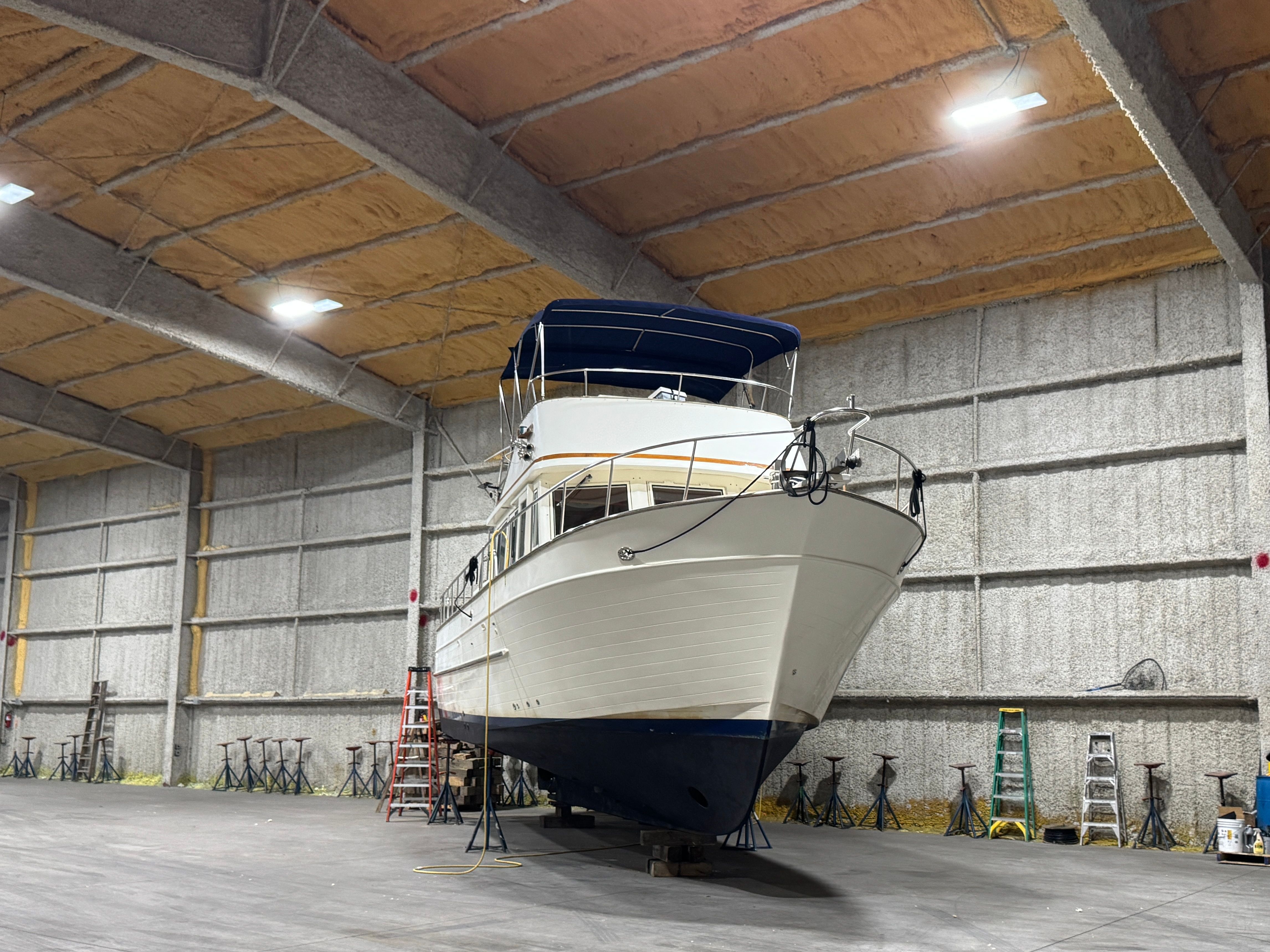 2005 Mariner Orient 38 - 12