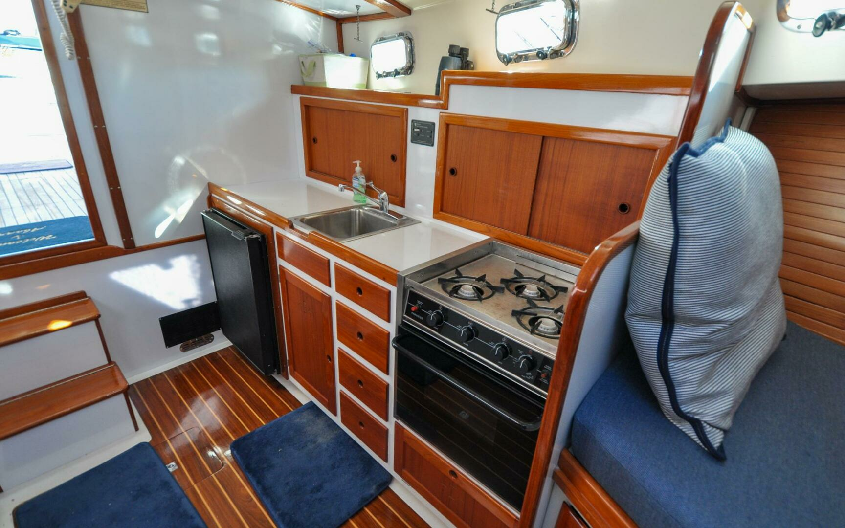 2001 Wilbur 34 - Image 66