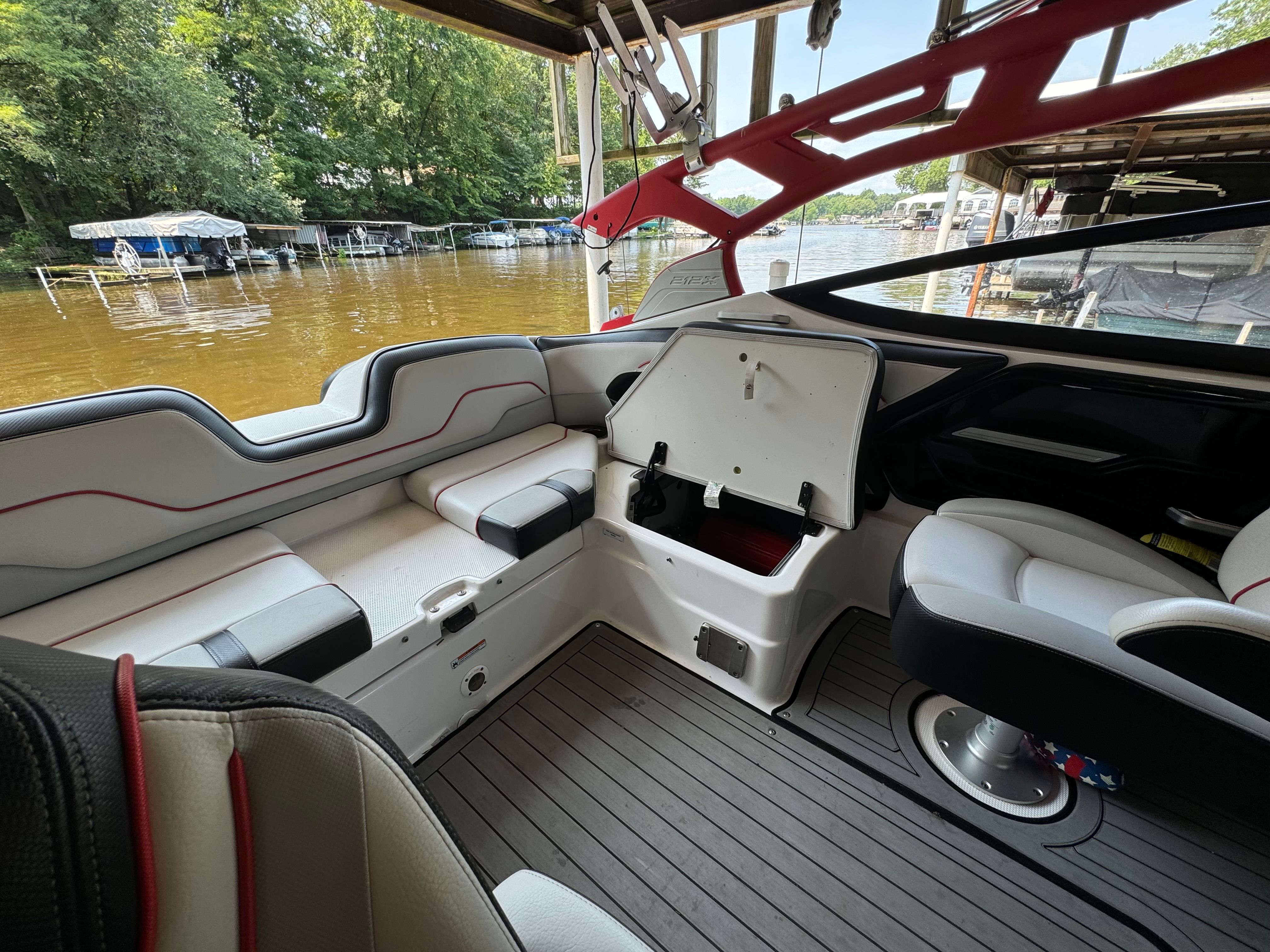 2018 Yamaha Boats 212X - 3