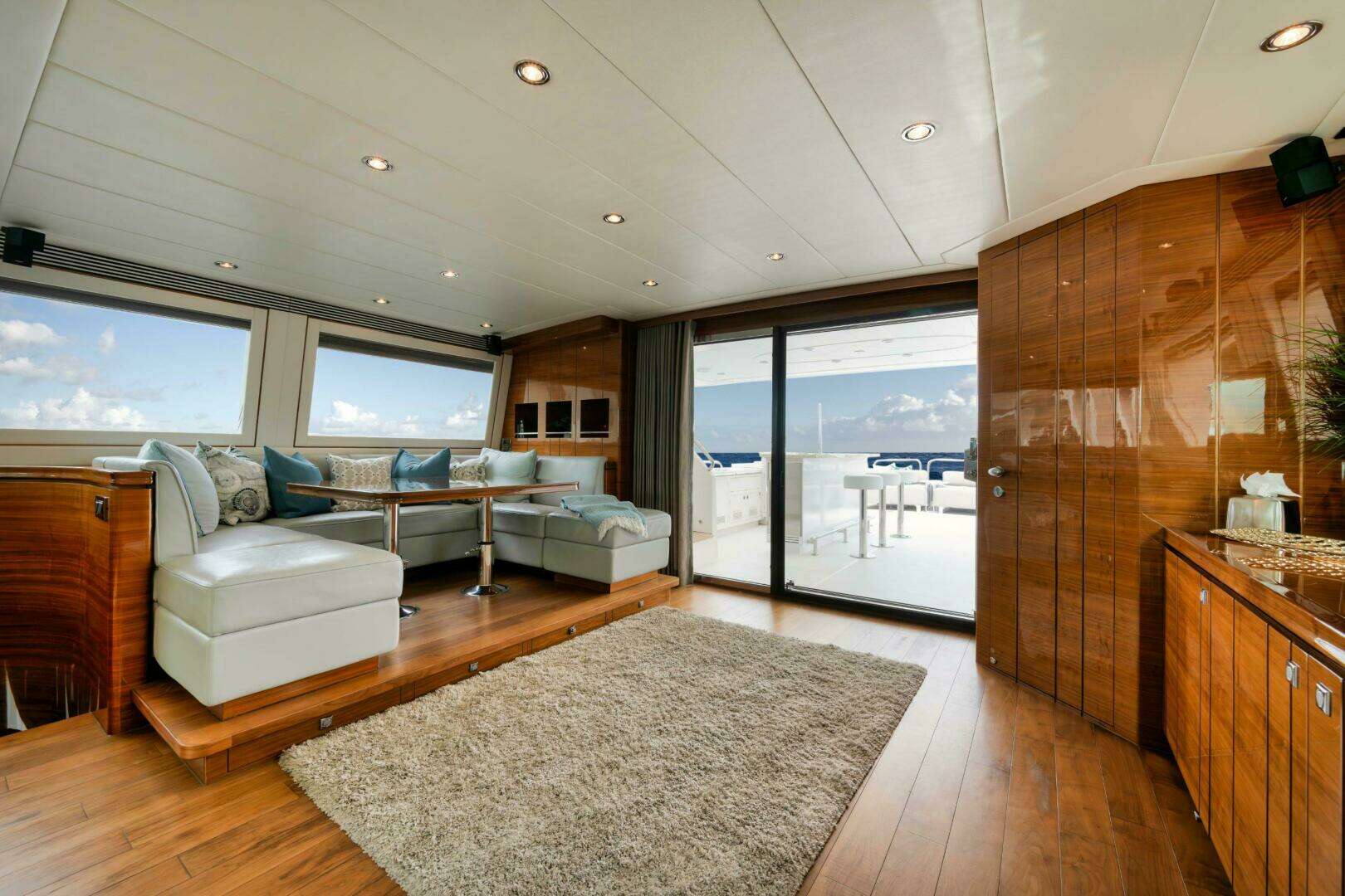 2012 Horizon P110 Tri-Deck - Image 31
