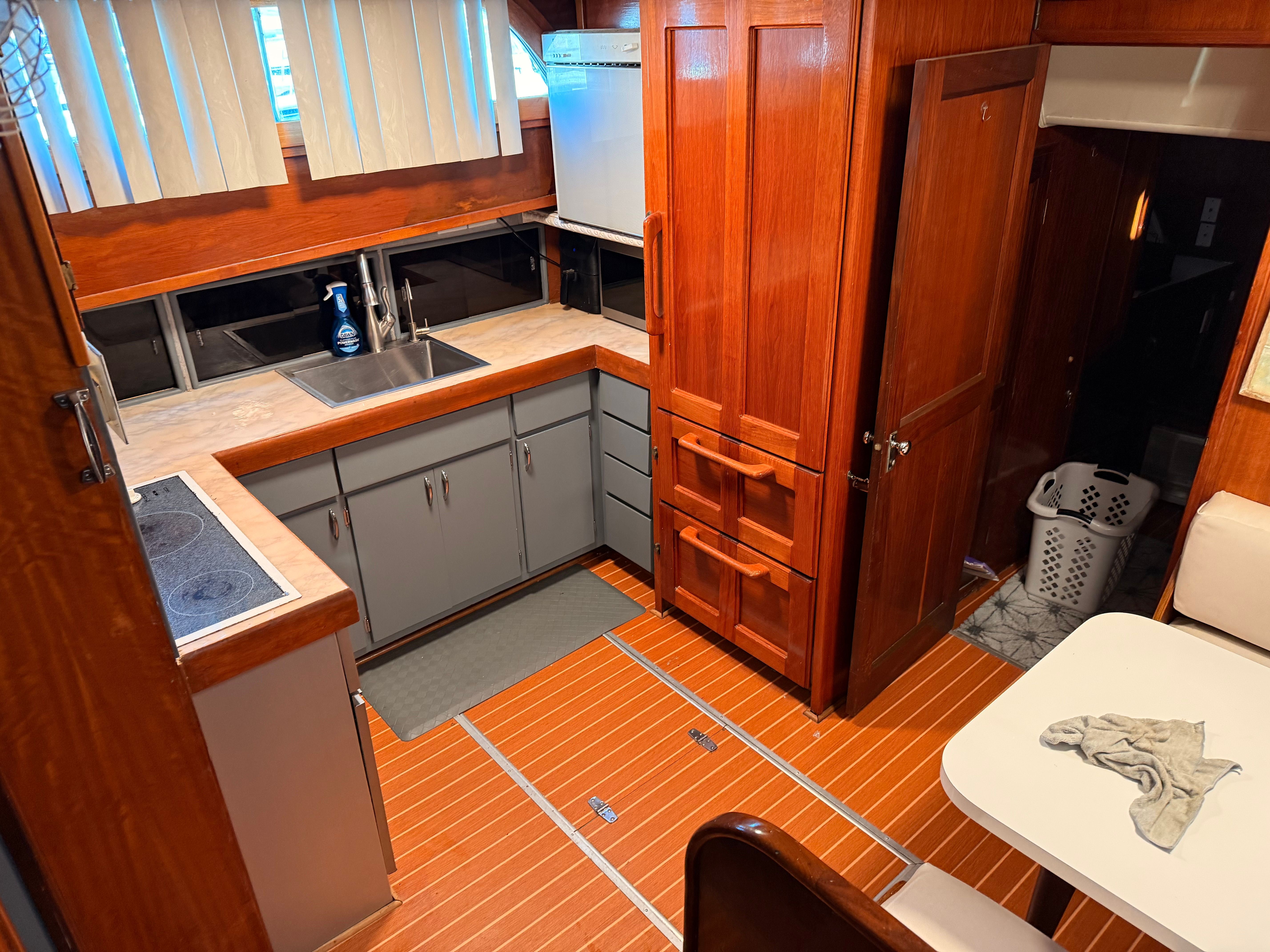 1969 Hatteras 53 - 34