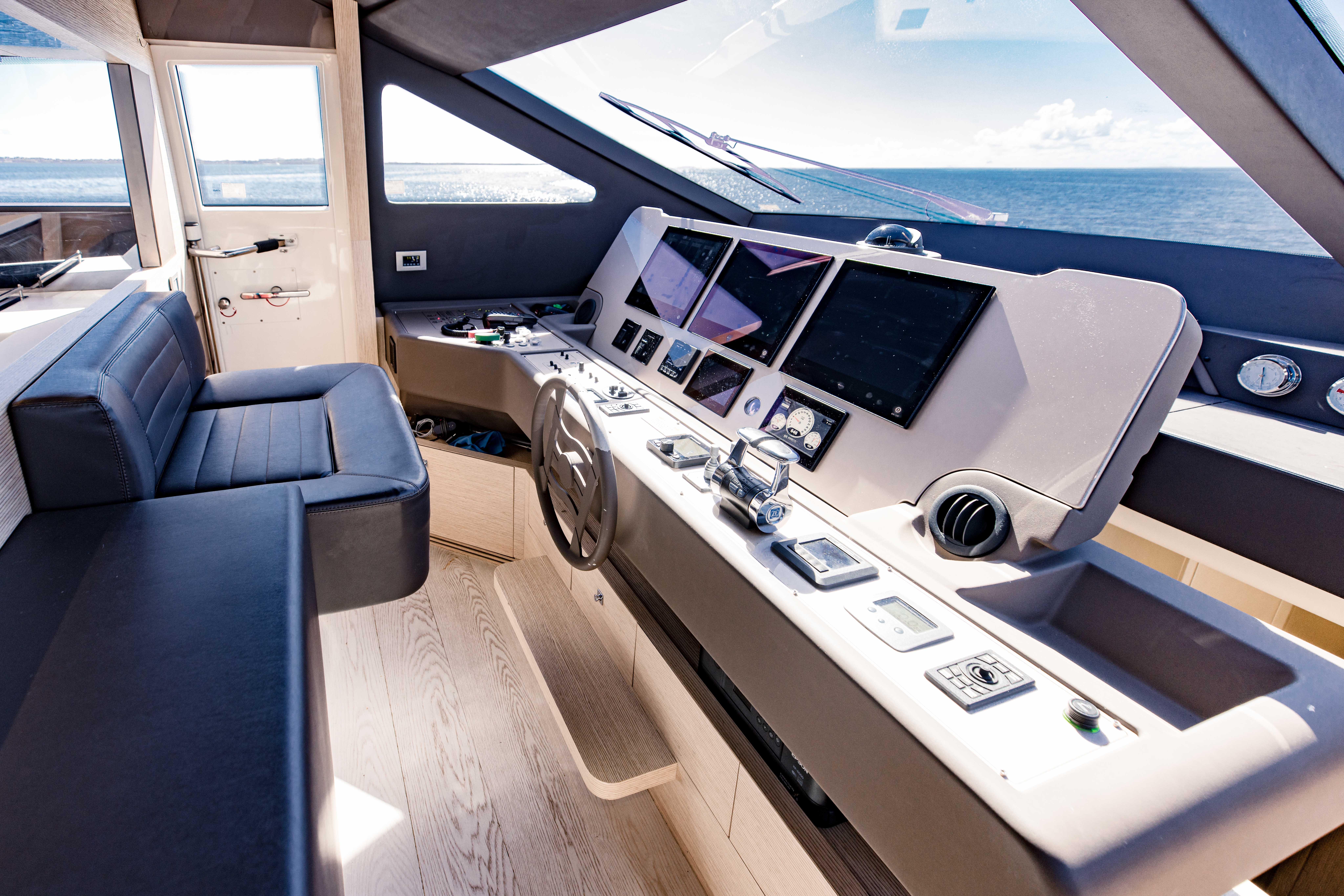 2017 Ferretti Yachts 750 - 68