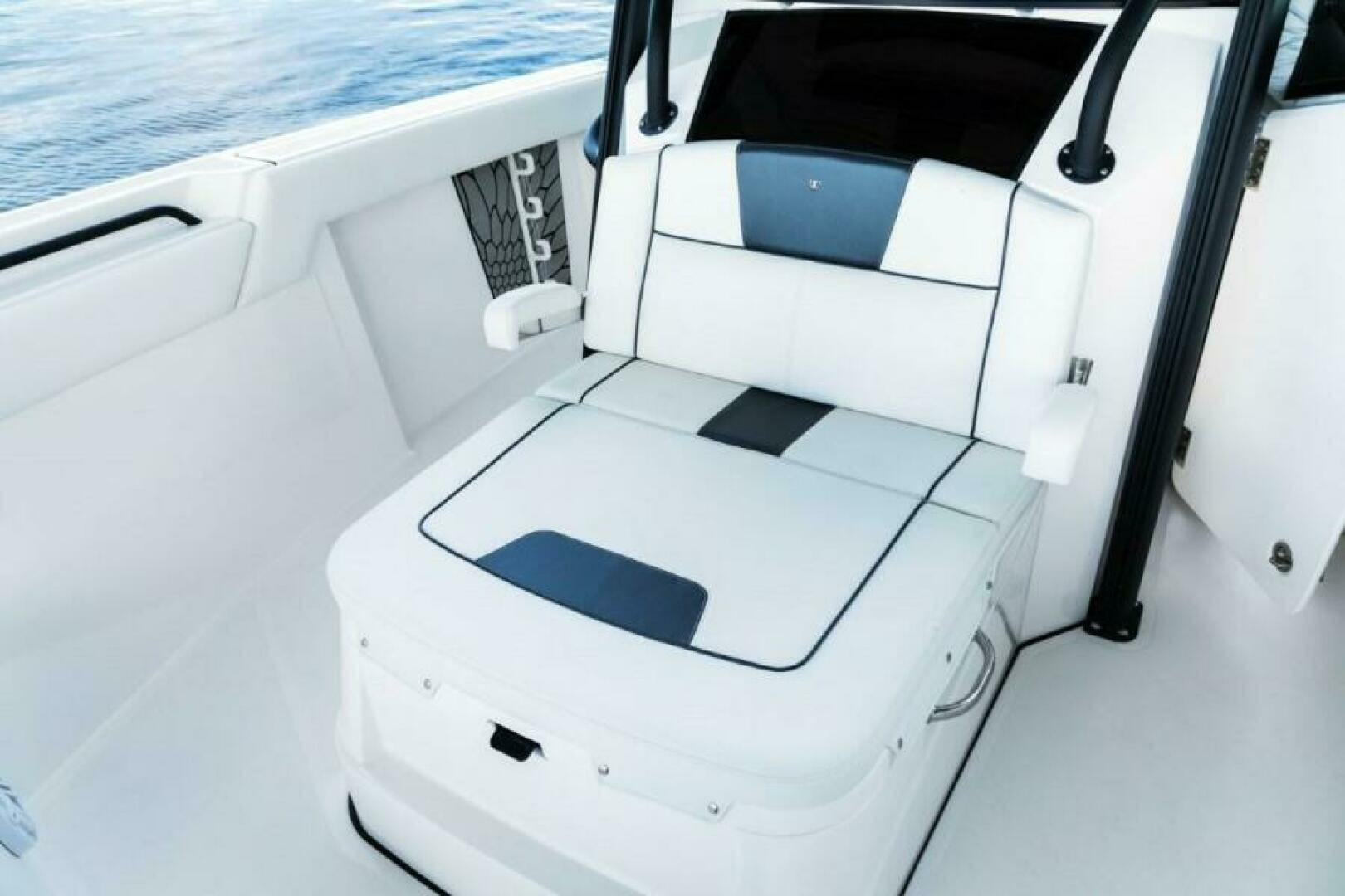2025 Wellcraft 352 Fisherman - Image 8