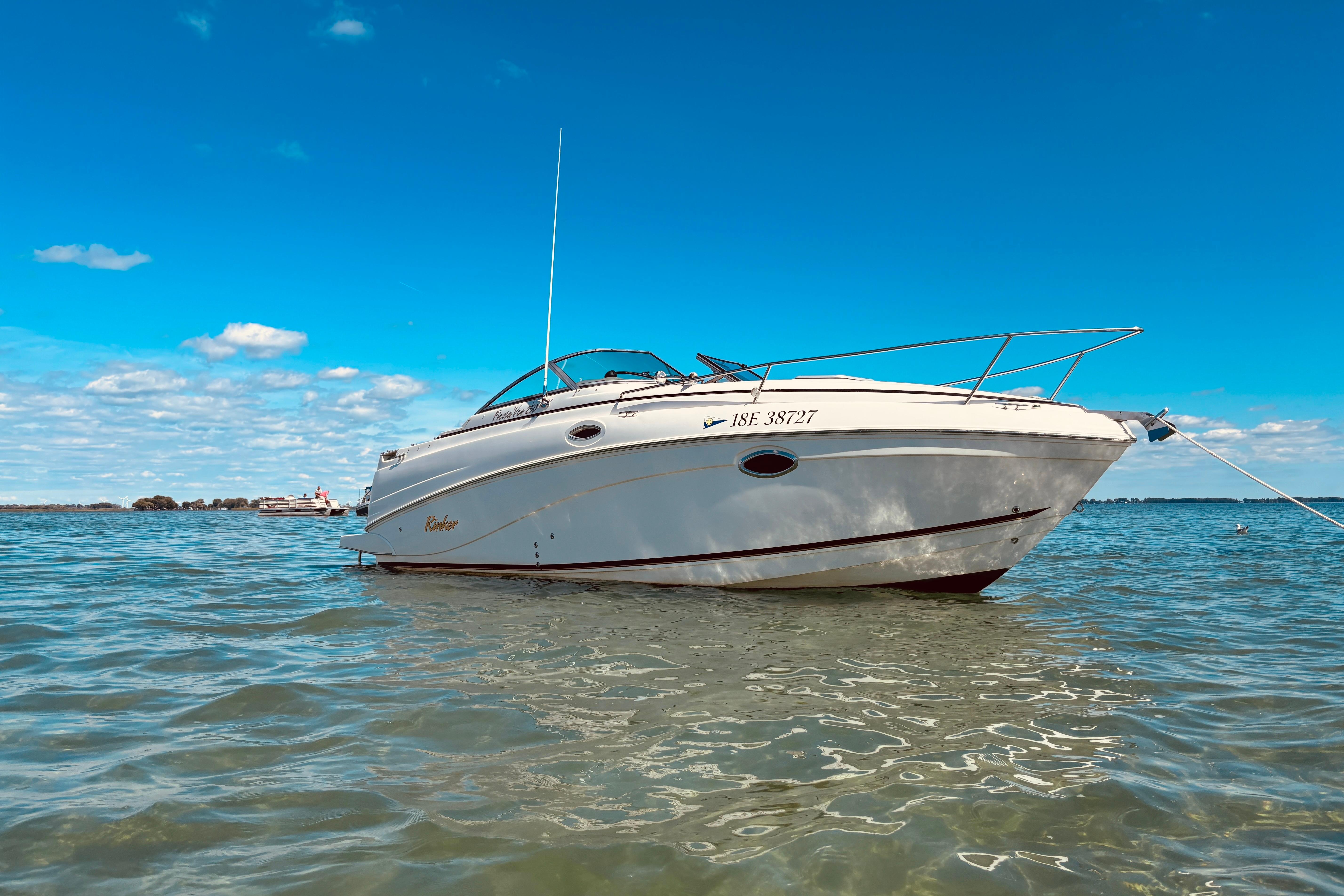 2004 Rinker Fiesta Vee 250