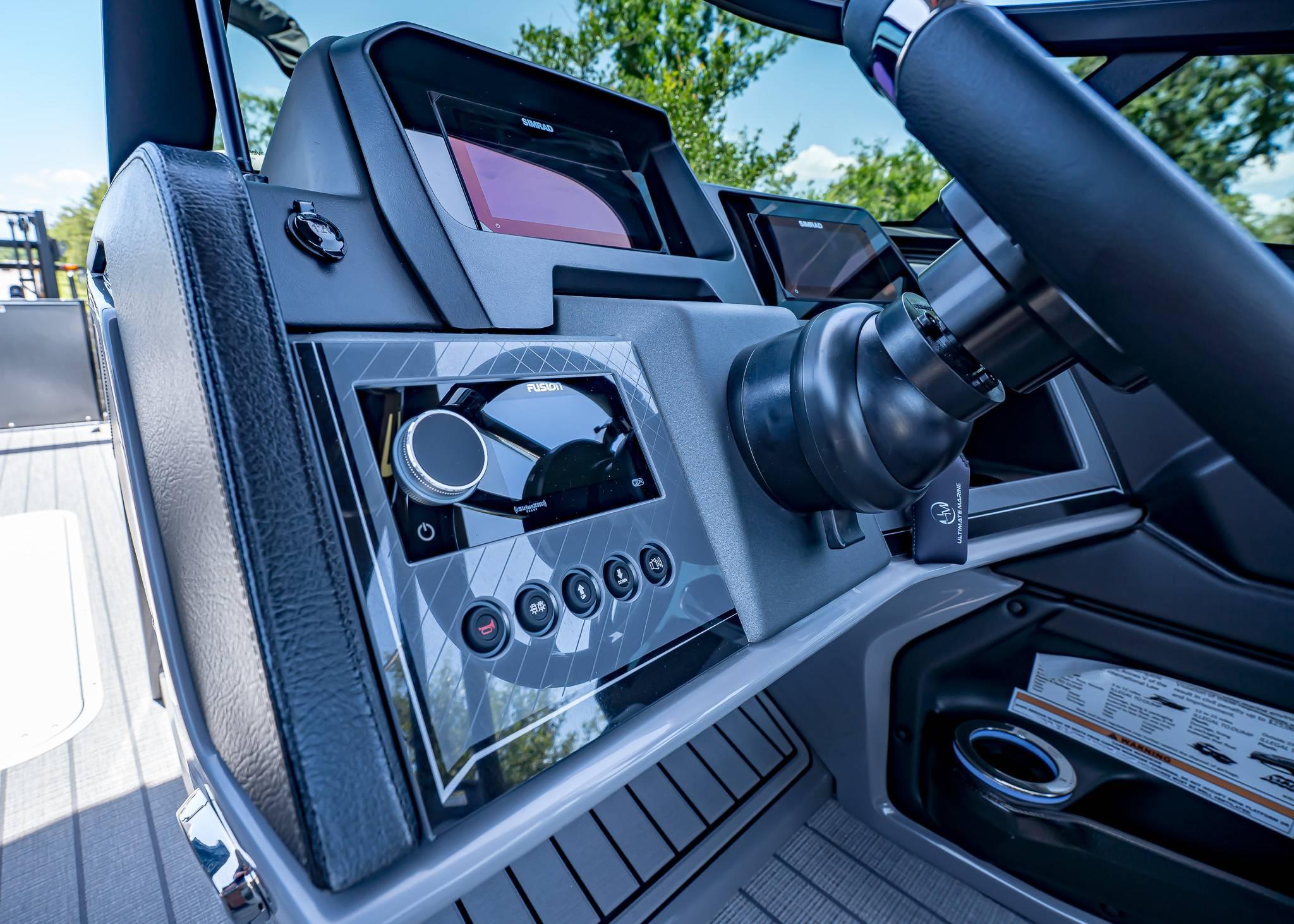 2025 Tahoe Pontoon Grand Tahoe LTD Elite Windshield - 24