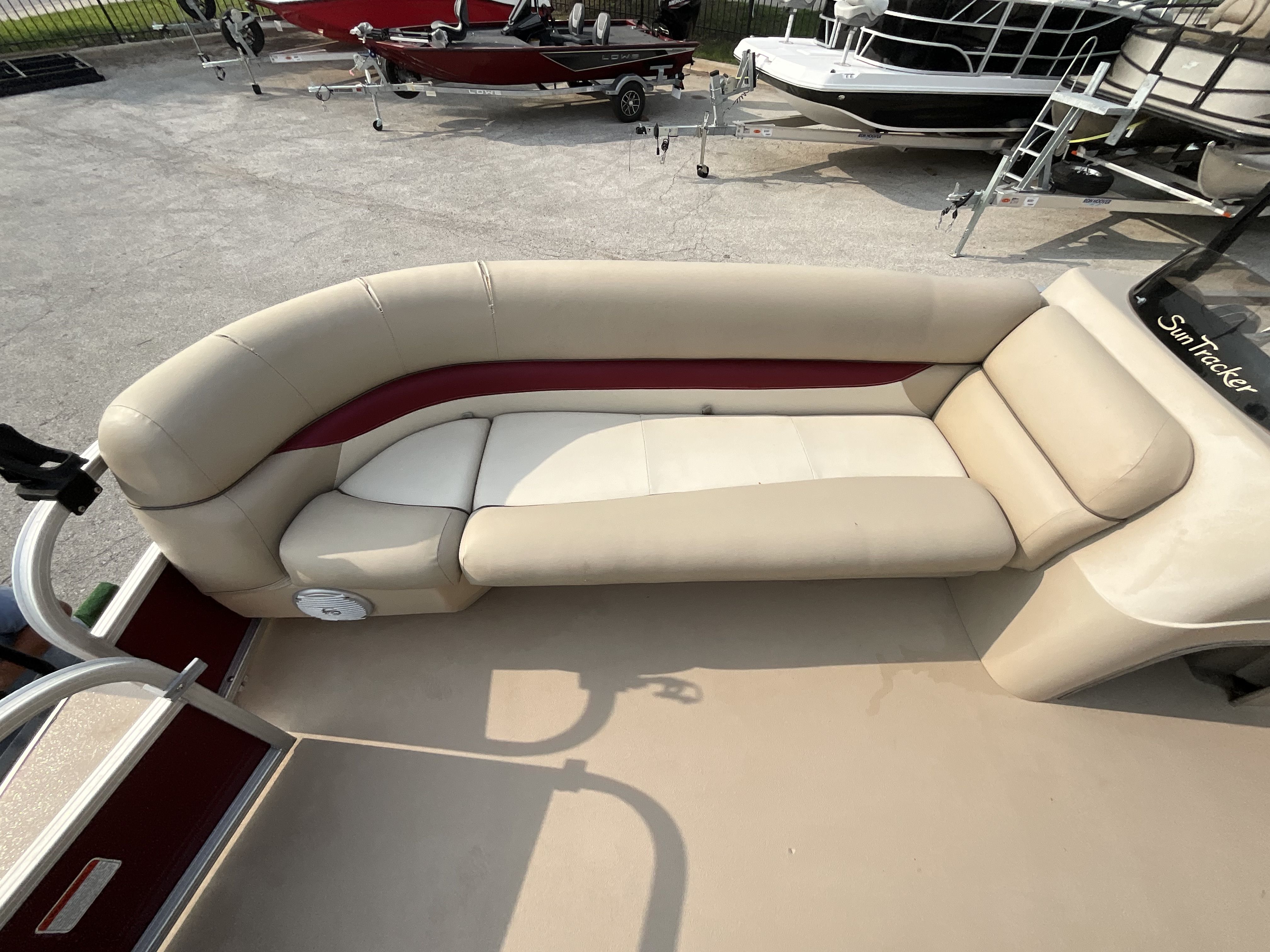 2018 Tracker Party Barge - 8